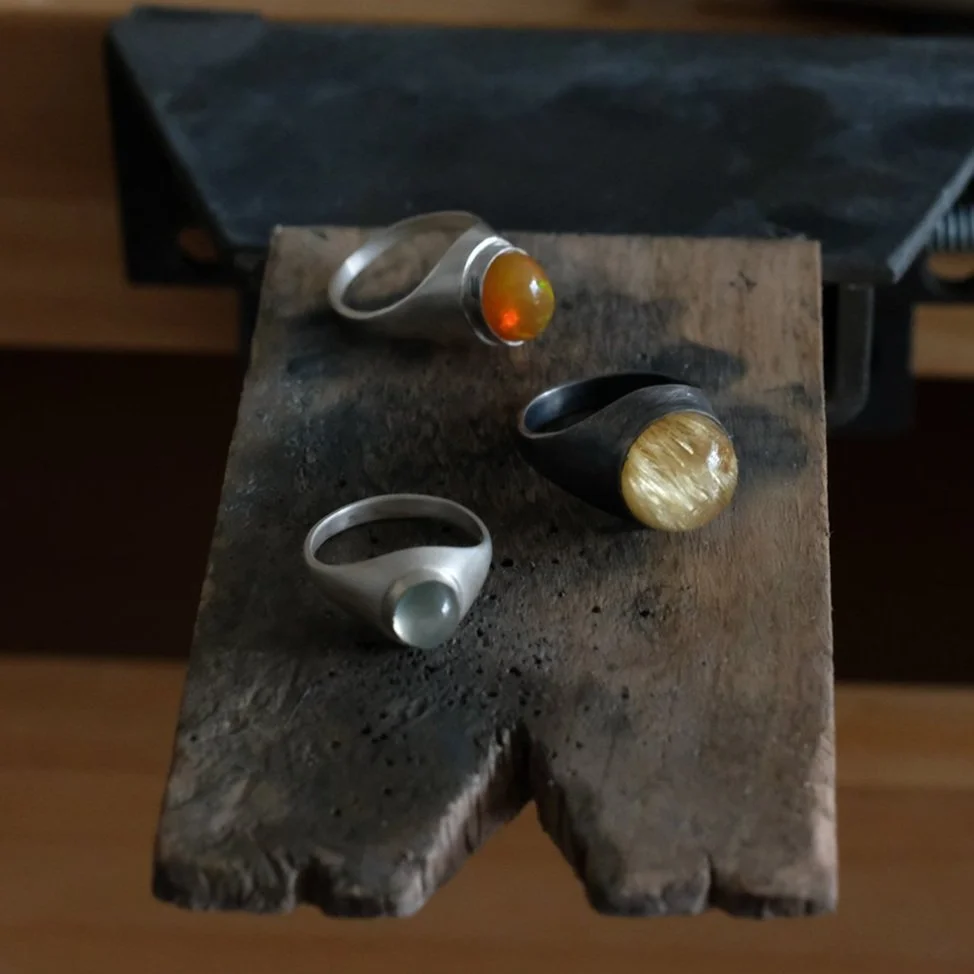 Gemstone signet ring