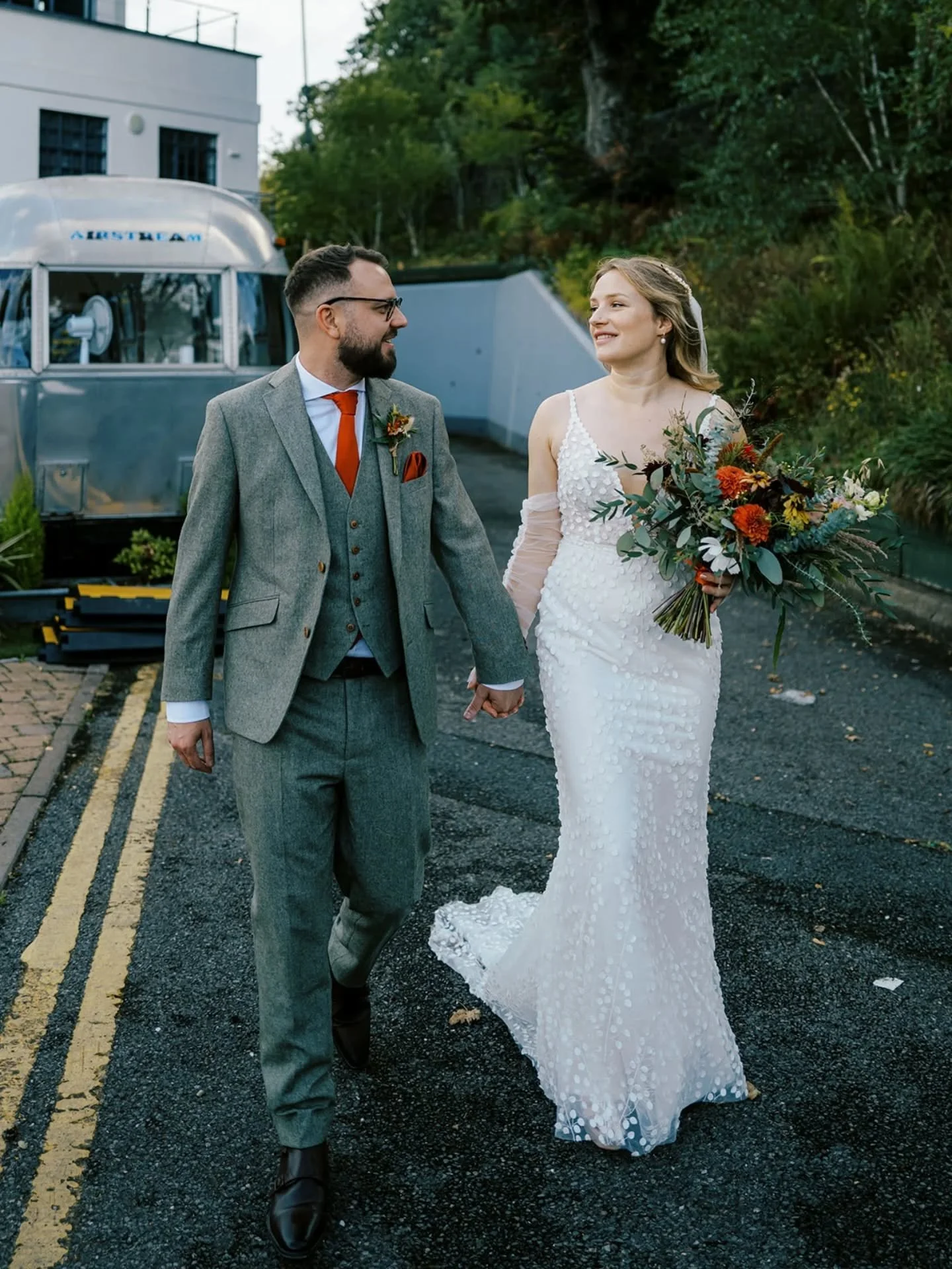 This week has been full of consultations and proposals which has been so lovely, today's planning of a late summer wedding has me reminiscing about this gorgeous wedding from a few years ago at @paintworksevents this was one of those joyful celebrati