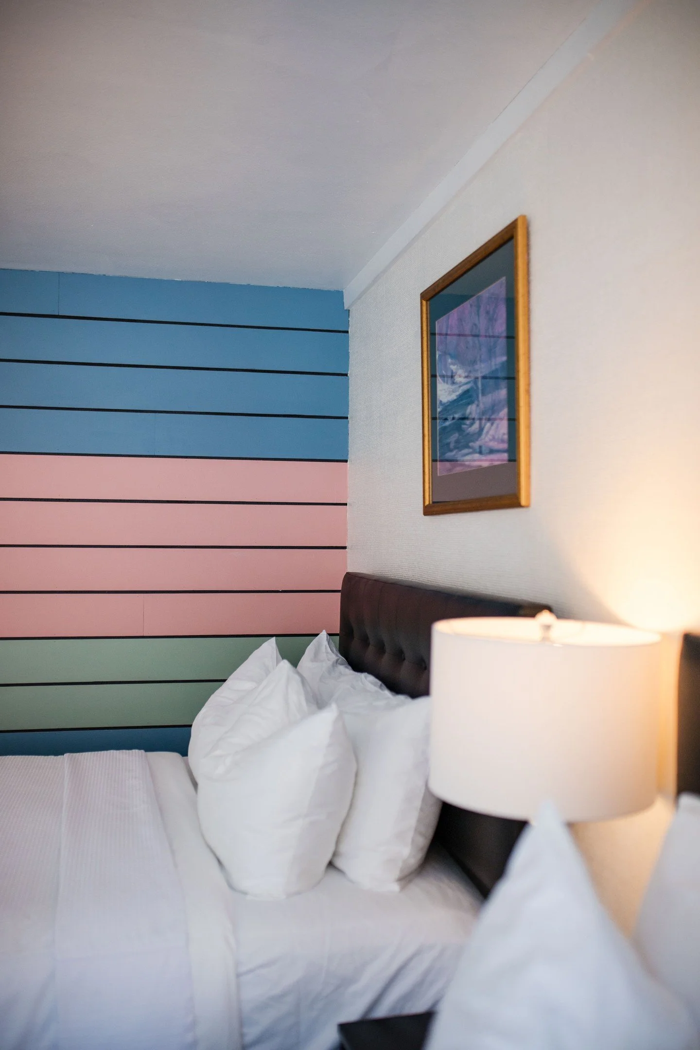 We like our walls with personality.
Clean lines + a little rebellion.
ㅤ
If this room had a soundtrack playing when you walked in&hellip; what song would it be?
ㅤ
(Be honest. We&rsquo;re building the ultimate Stardust playlist.)