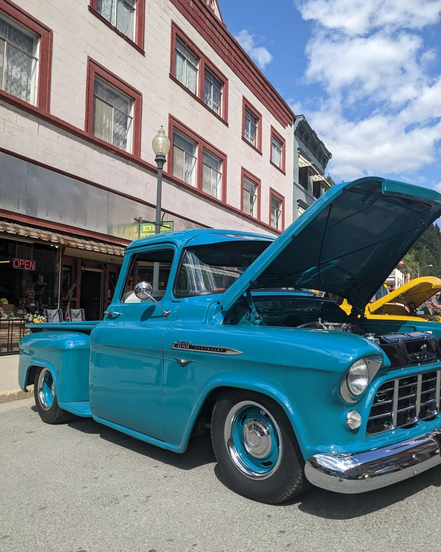 Chrome, curves, and a little time travel. 🚗✨

Depot Days is rolling into Wallace this Mother&rsquo;s Day weekend, where classic cars line the streets, music fills the air, and the whole town shows up to celebrate.

Wander, snack, sip, and soak it al