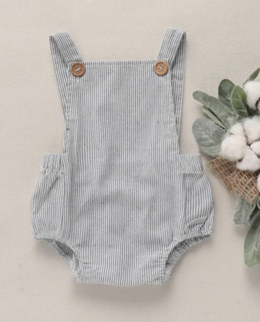 ROMPER IN CLASSIC BLACK AND WHITE STRIPES