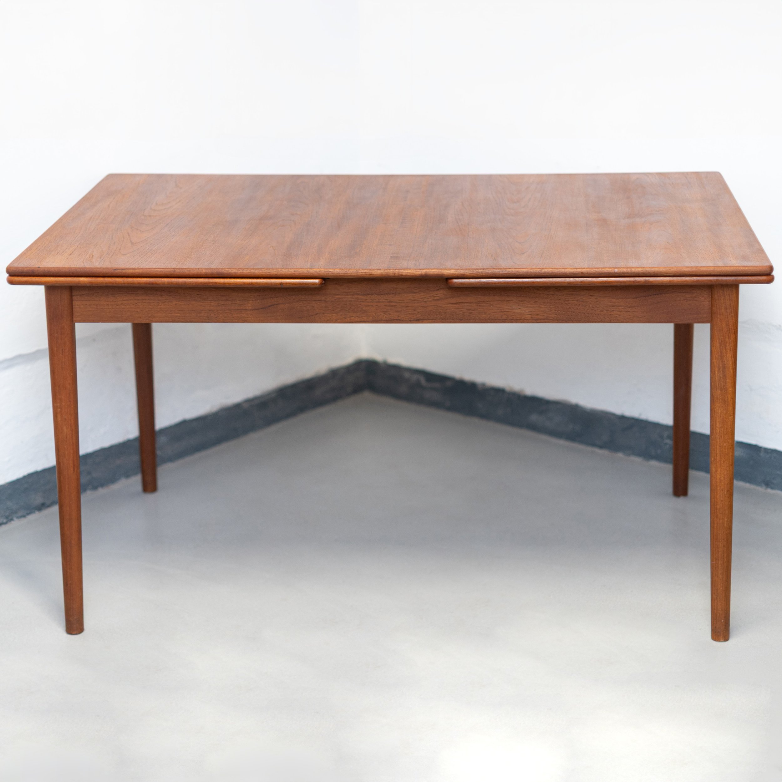 SOLD | TROEDS "Bjärni" Esstisch in Teak