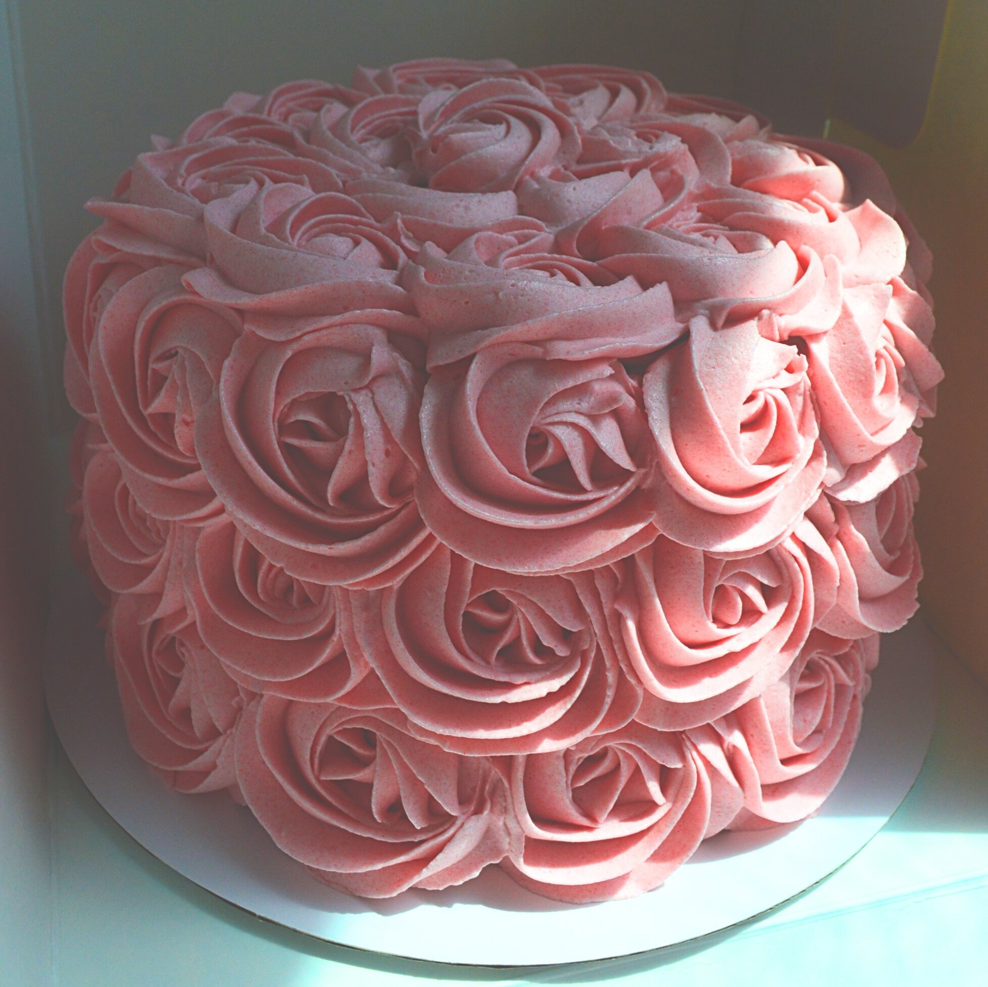 #19. Pink rosette cake.