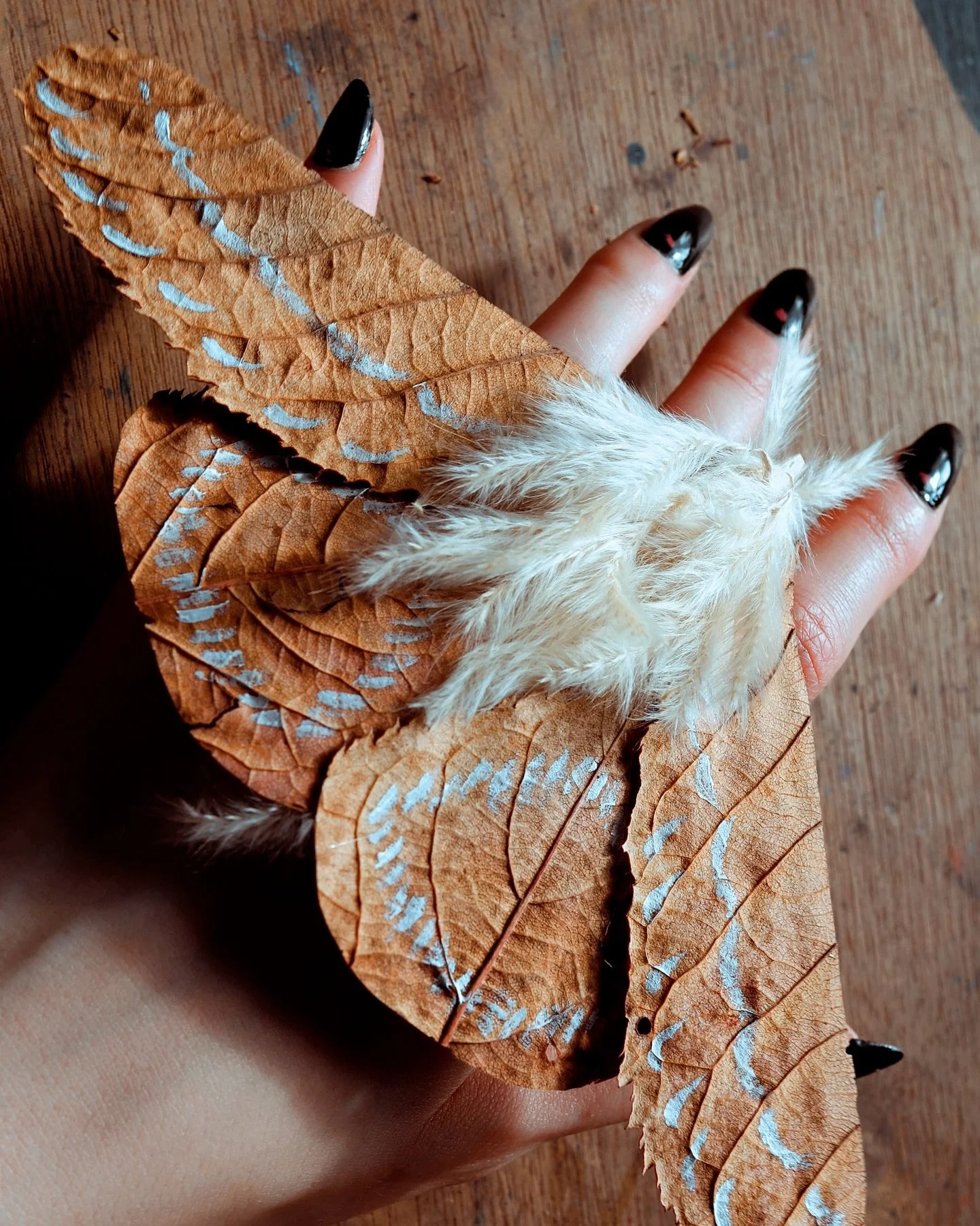 These crafts were featured in last week&rsquo;s episode of An Art Witch Halloween. Did you watch it? New episode this Saturday on a Tube near You. 🎃 #halloweencrafts #halloweendiy