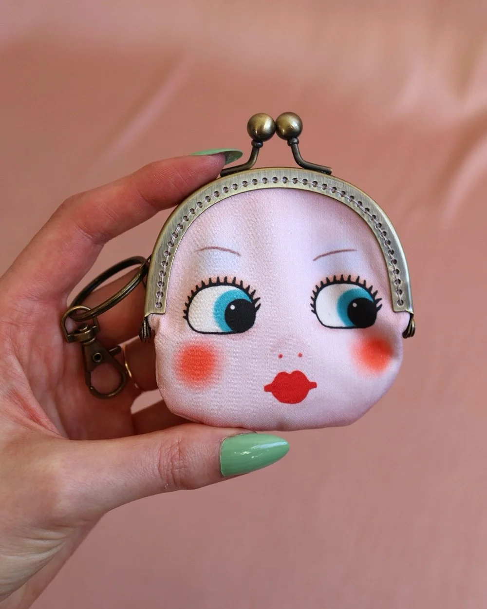 Don&rsquo;t call me baby! Doll face coin purses in organic cotton, the perfect size for small essentials, with a clip and keyring for security. Go get yours, I only made eight! 
#retrofashion