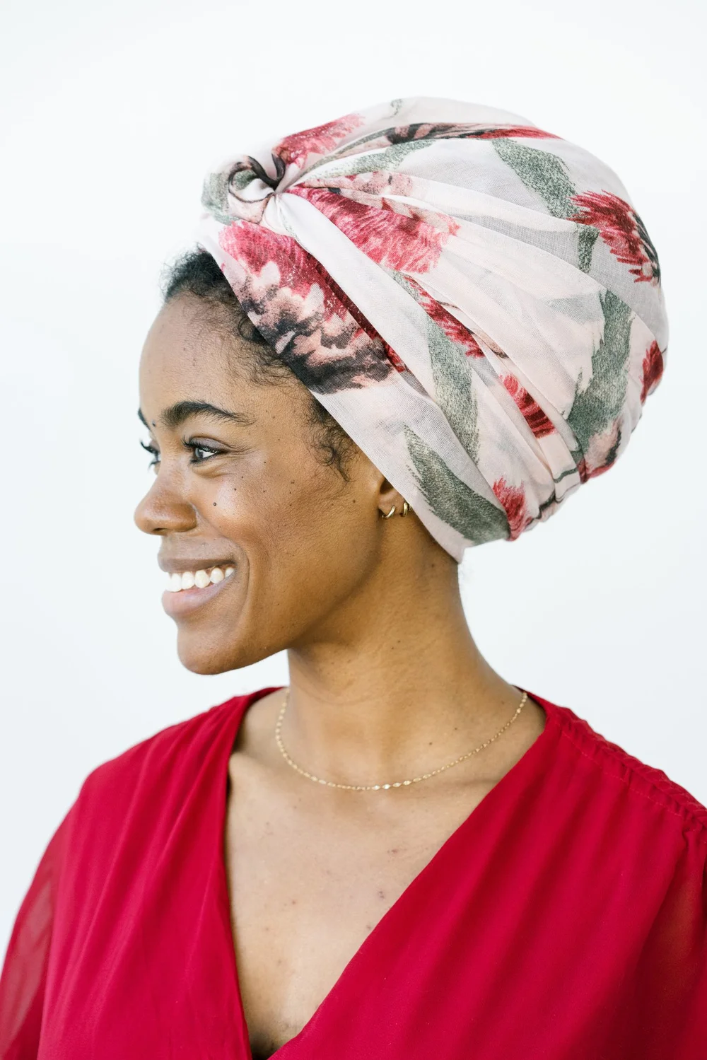 Red Floral Accent Headwrap -  Women Accessories

GEL8 0526 HWR-2019102-1.jpg?v=1683811109 main image 3