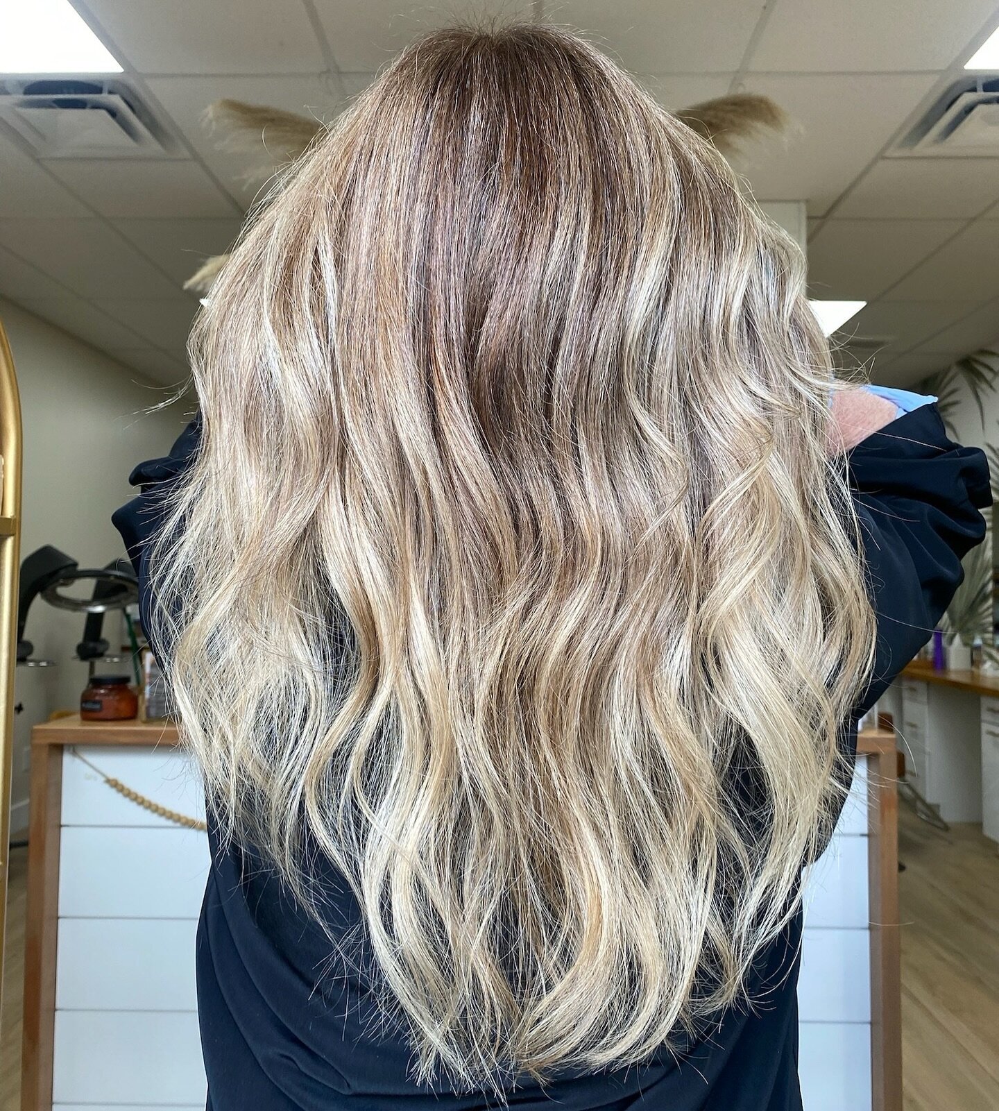 Thinking about leaping into something bright and fresh this spring? Well, your hair is the perfect canvas for a seasonal refresh! 

Whether you&rsquo;re feeling a sunkissed balayage, a playful bob, or embracing your natural curls, there&rsquo;s somet