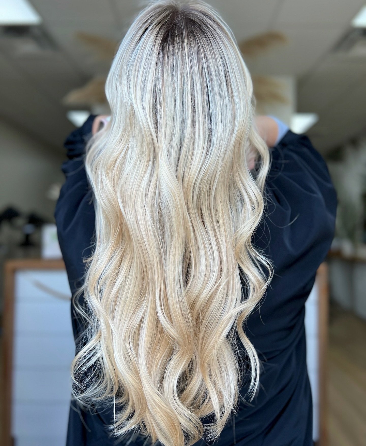 What does it mean to be a &ldquo;lived-in&rdquo; blonde and how can this approach to hair coloring be customized to your individual needs?

Being a lived-in blonde is about having the perfect shade that compliments your natural hair color, skin tone,