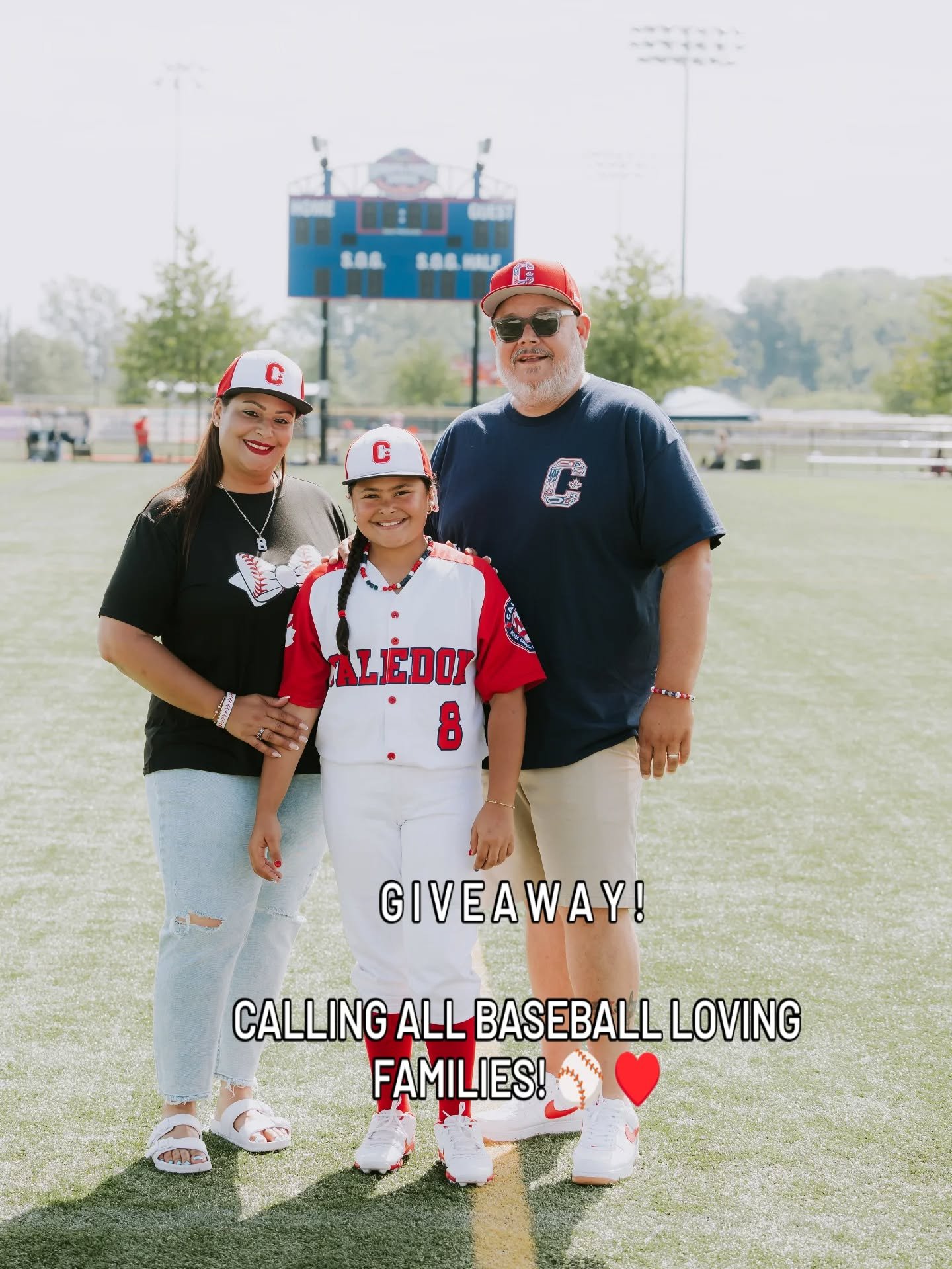 ⭐ G I V E A W A Y ⭐ 

Are you a baseball ⚾ loving family? 
Then I am looking for you! 

I'm looking for a baseball loving family to gift a FREE photo session! 

To be eligible and enter: 

1. You must love baseball 

2. Be available for a photo sessi