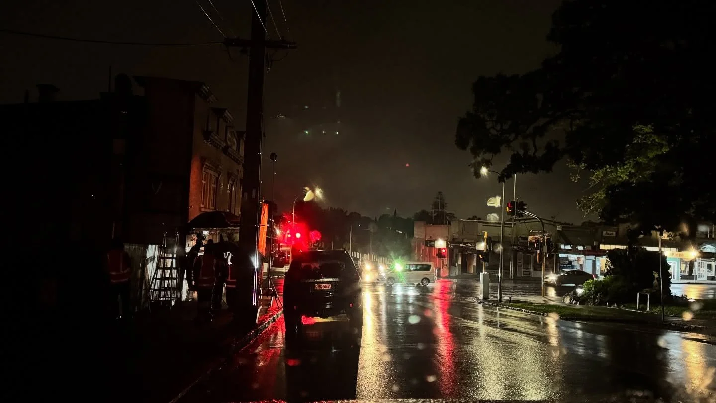Shoot⚡️🎥😀
.
Amazing Aotearoa ☁️🌤️🌞
Stunning Spaces = Happy Faces
So nice to shoot here in New Zealand 🤩😎☺️
.
@megusuri000000 @chegone @tomsmovingcompany @fe.fe.fei @craig_muirhead_nz @jonnyyarrell @anneliseyarrell @rosie_guthrie_ @emma_cotteril