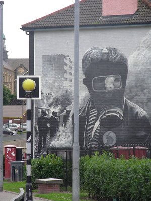 Ireland-DerryPetrolBomber.jpg