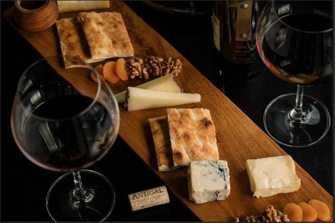 25/02/2027 The Shiny Vine Pairings: An English Wine & Cheese Affair