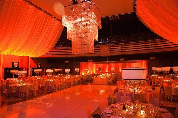 oliver-bonacini-hospitality-the-carlu-event-space-light-table-setting.jpeg