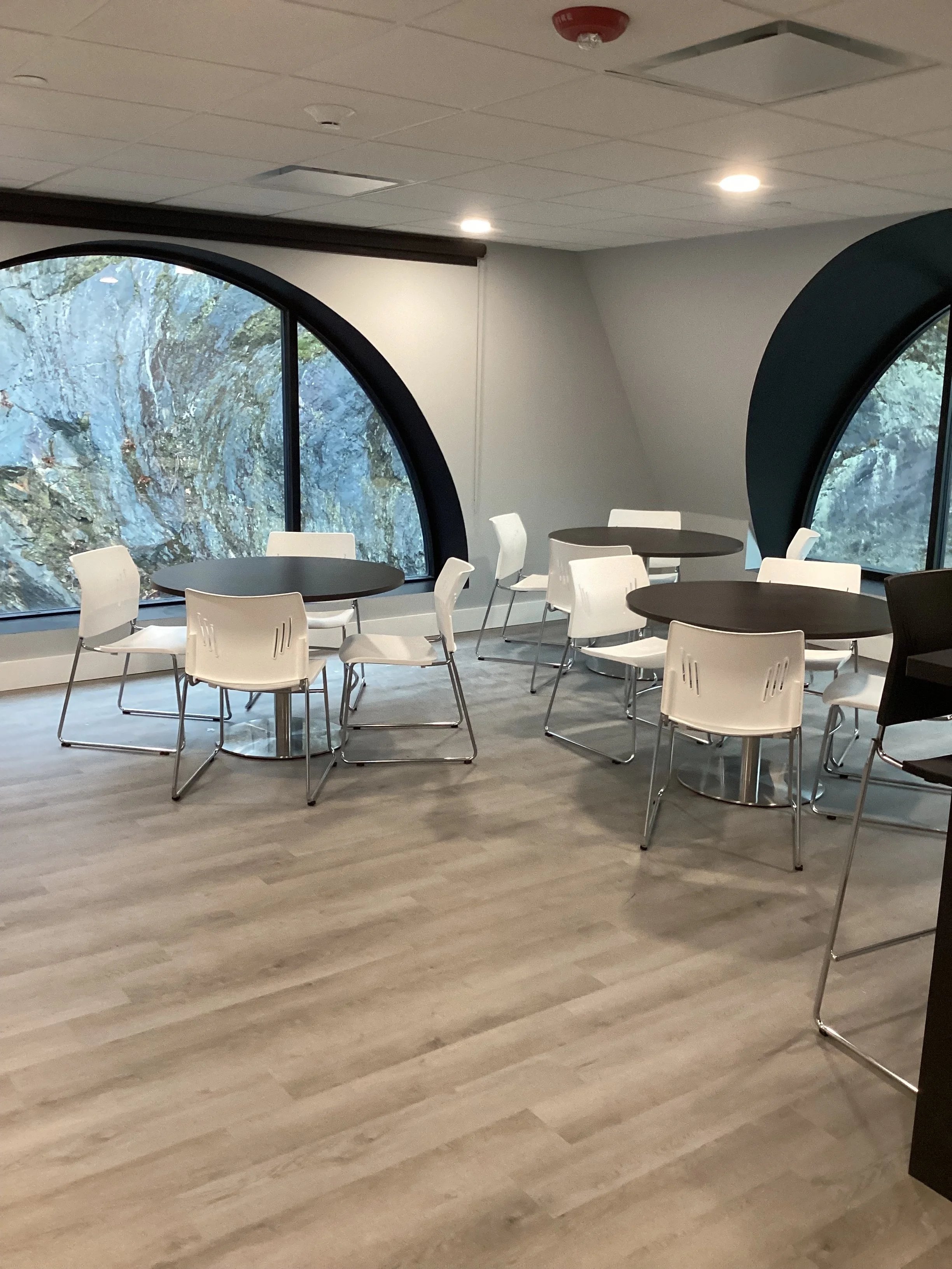 CITADEL+PARTNERS+NY+SEATING+AREA.jpg