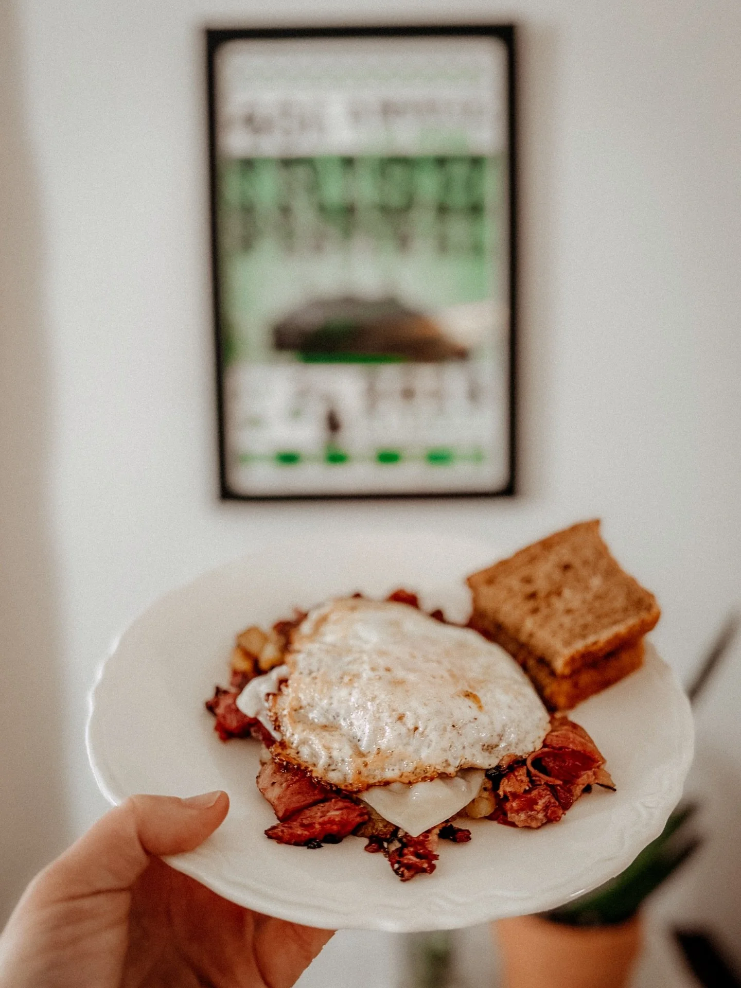 Corned beef hash > Green beer. We said what we said. 
🍀 🥔 Butcher made, skillet crisped, and topped with a perfect egg and a side of homemade rye toast baked by @alixannedenise 
.
What&rsquo;s your favorite Irish meal?