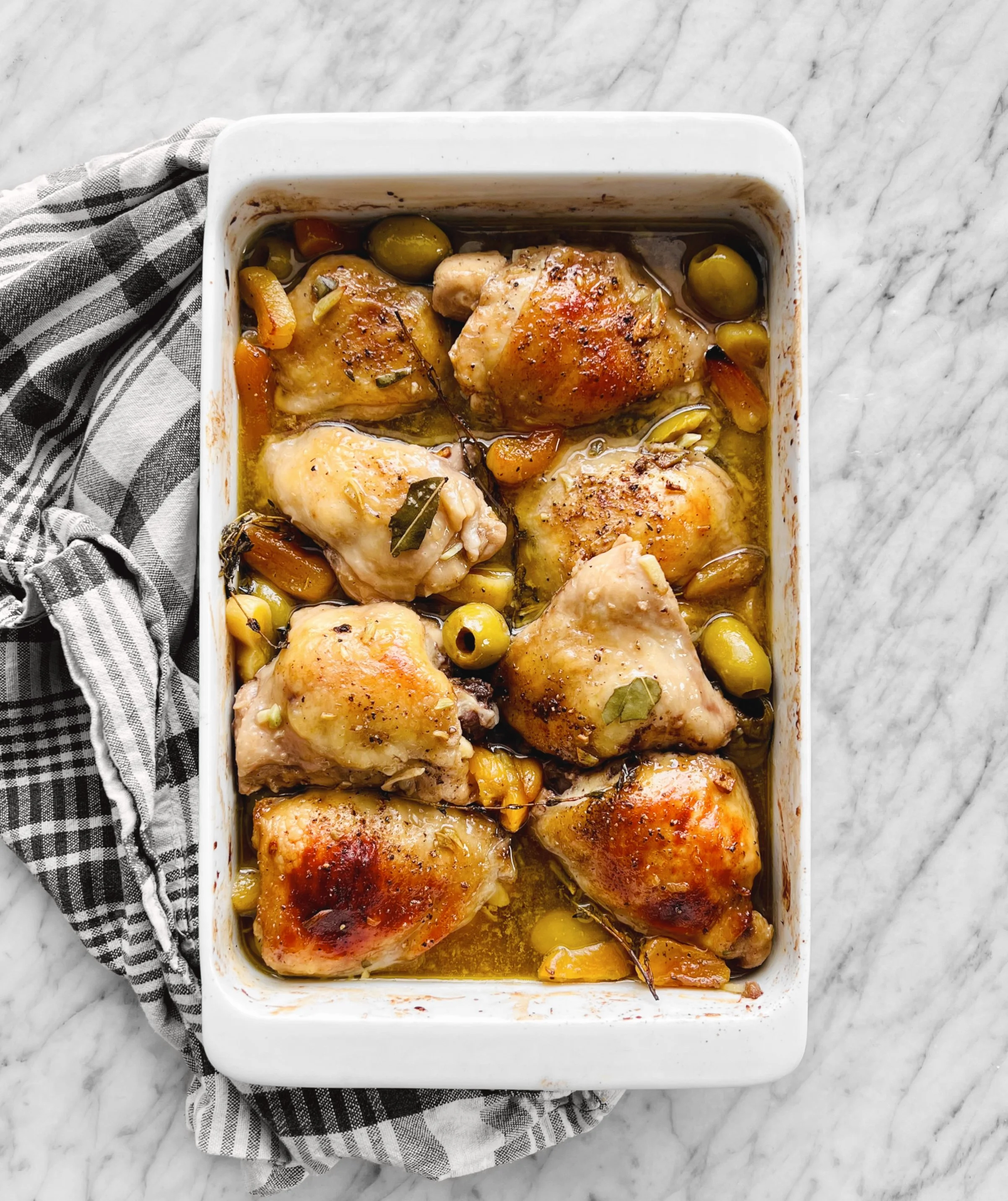Poulet braisé olives-abricots