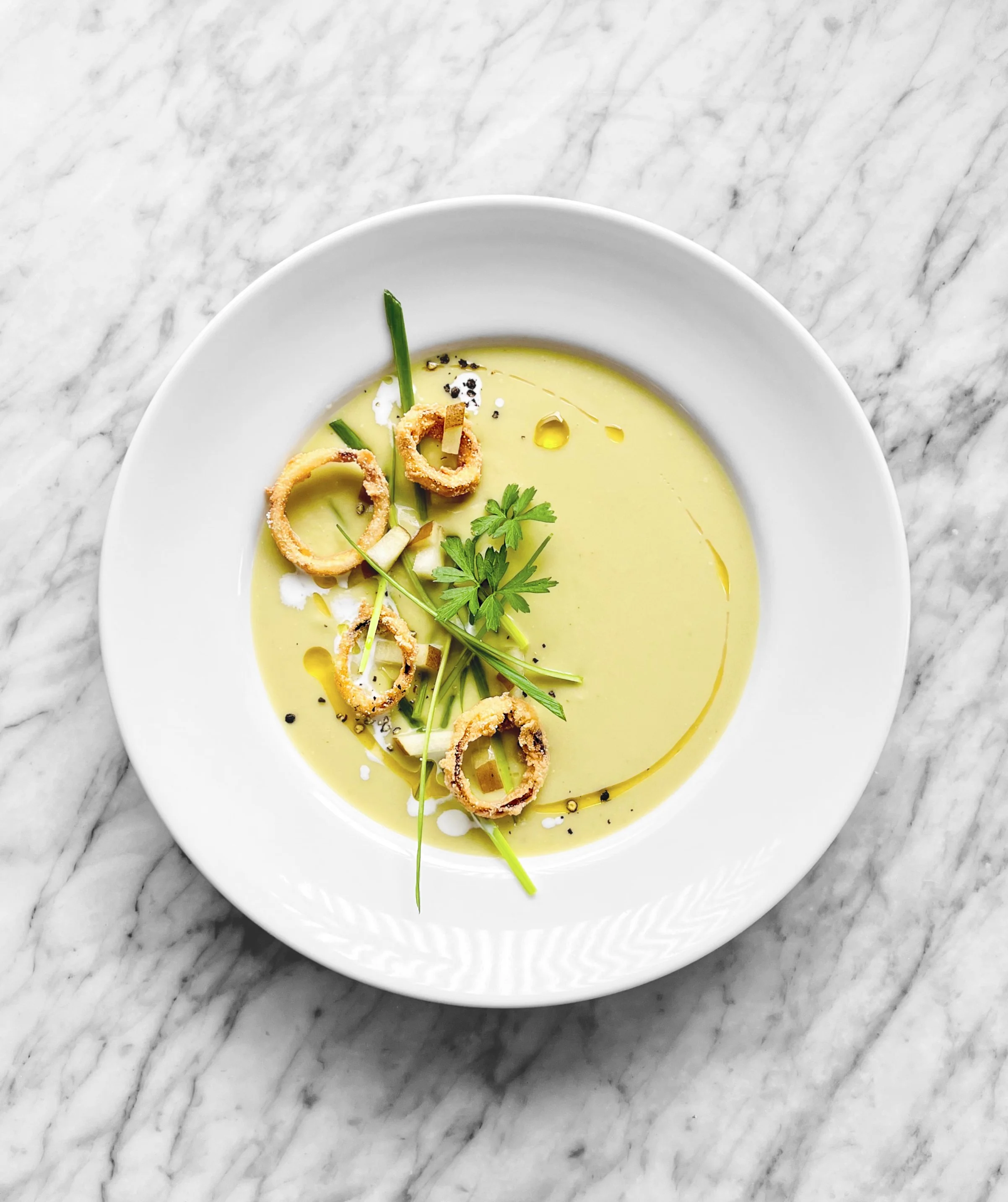 Velouté de poireaux, artichauts et poire