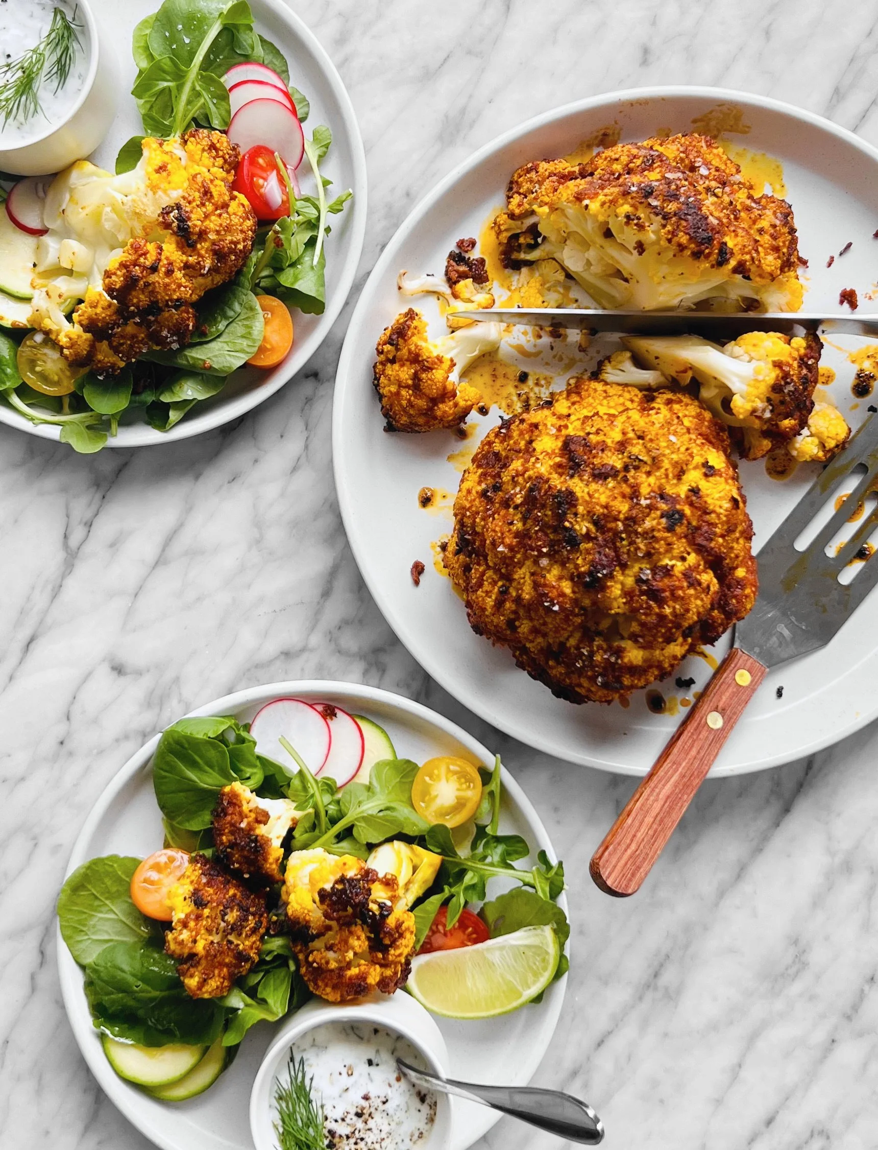 Chou-fleur entier rôti au cari