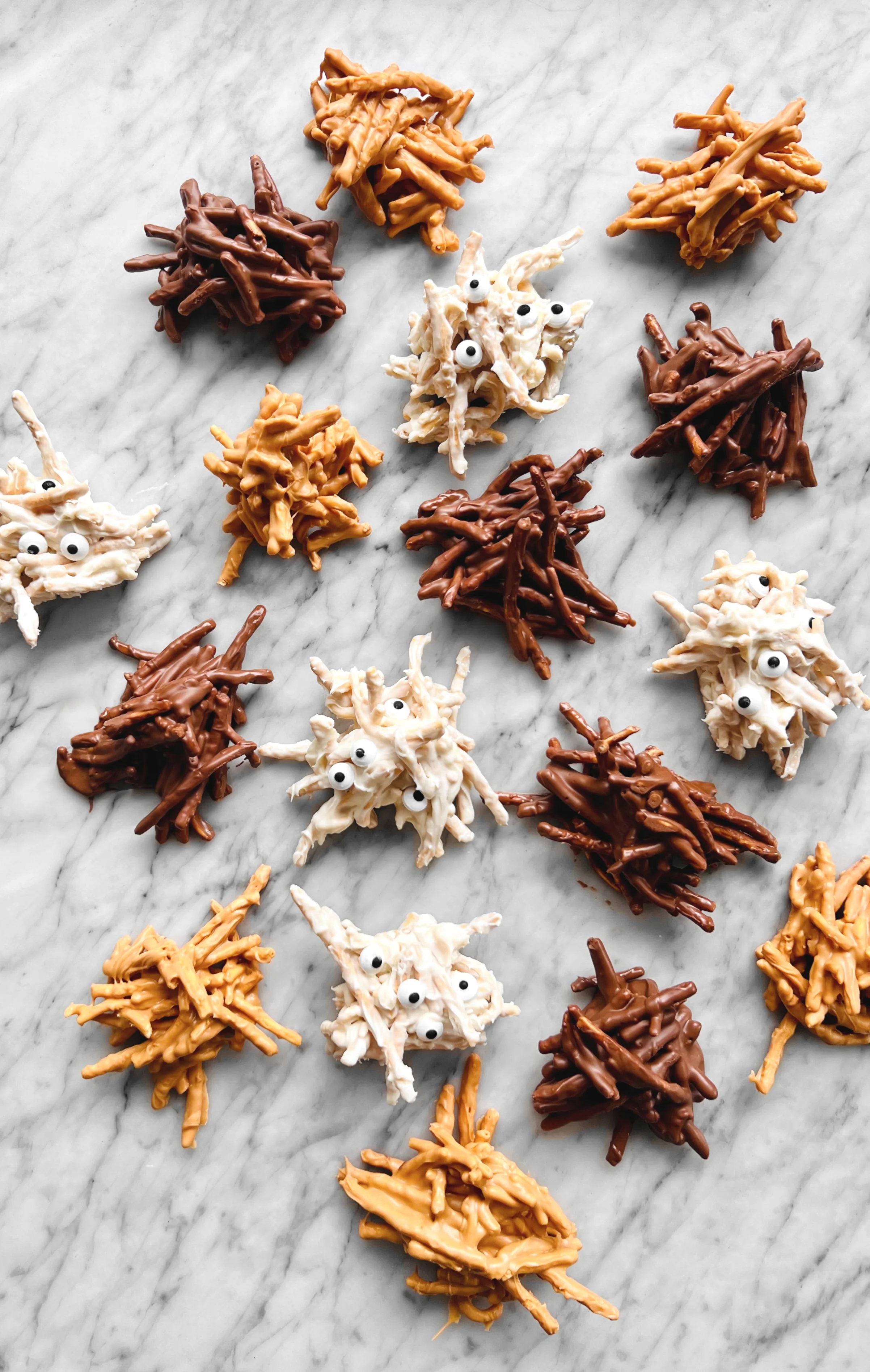 Biscuits «tas de foin» au chocolat et au butterscotch
