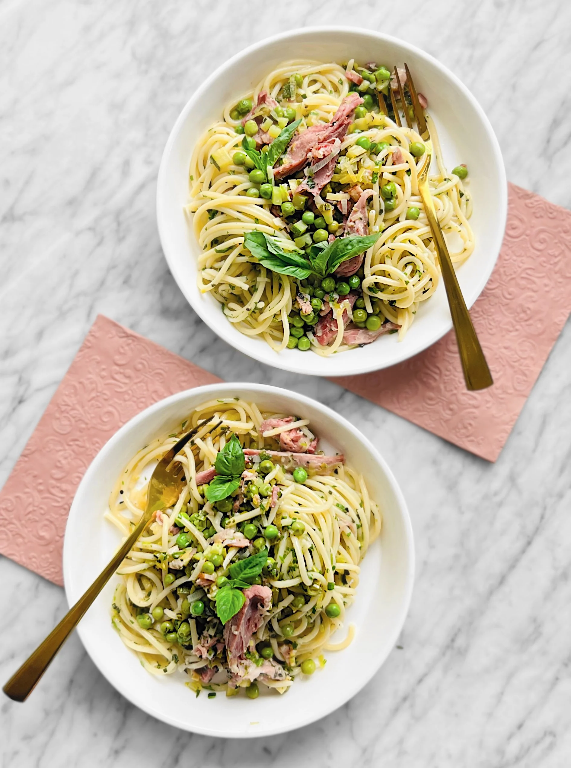 Spaghettis aux herbes et aux petits pois «à l’ancienne»