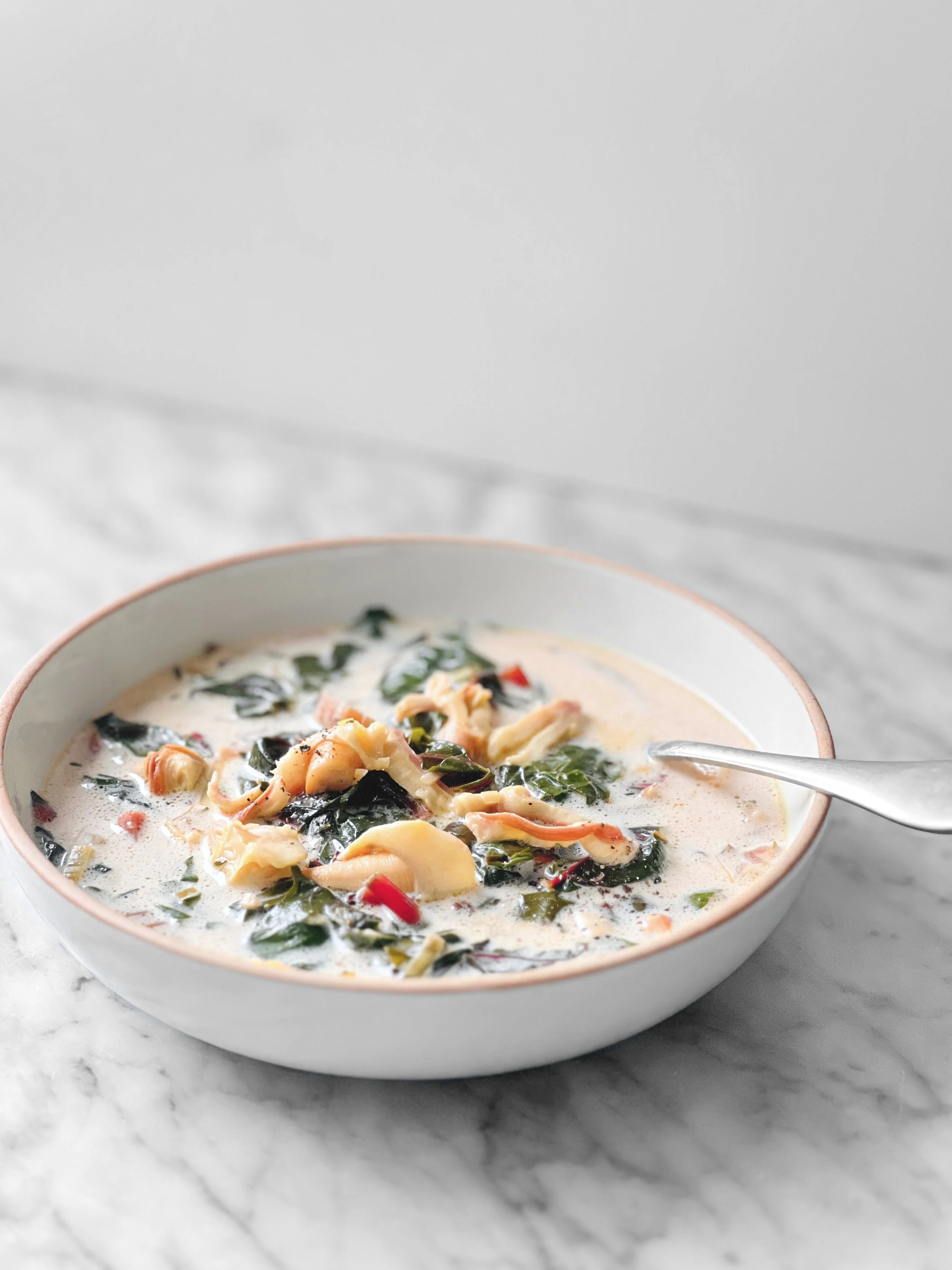 Chaudrée de mactres de Stimpson à la bette à carde