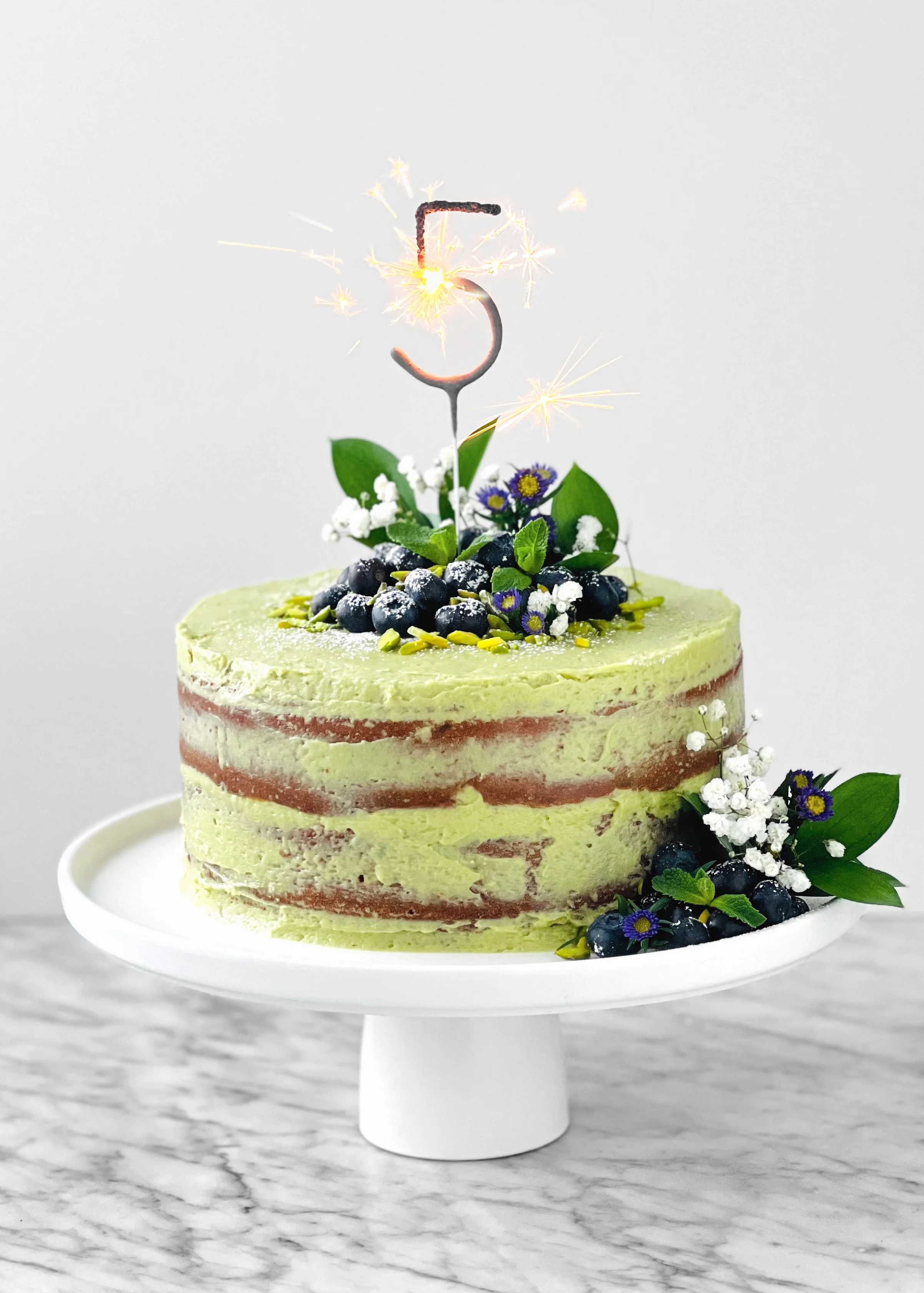 Gâteau «Naked Cake» à la pistache