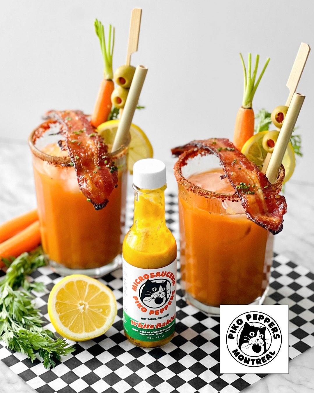 C&rsquo;est la journ&eacute;e nationale du Bloody Caesar! Pour l&rsquo;occasion @jm.cuisine.blog et @pikopeppers s&rsquo;unissent &agrave; nouveau pour vous proposer une version du cocktail officiel du Canada qui sortira certainement de l&rsquo;ordin