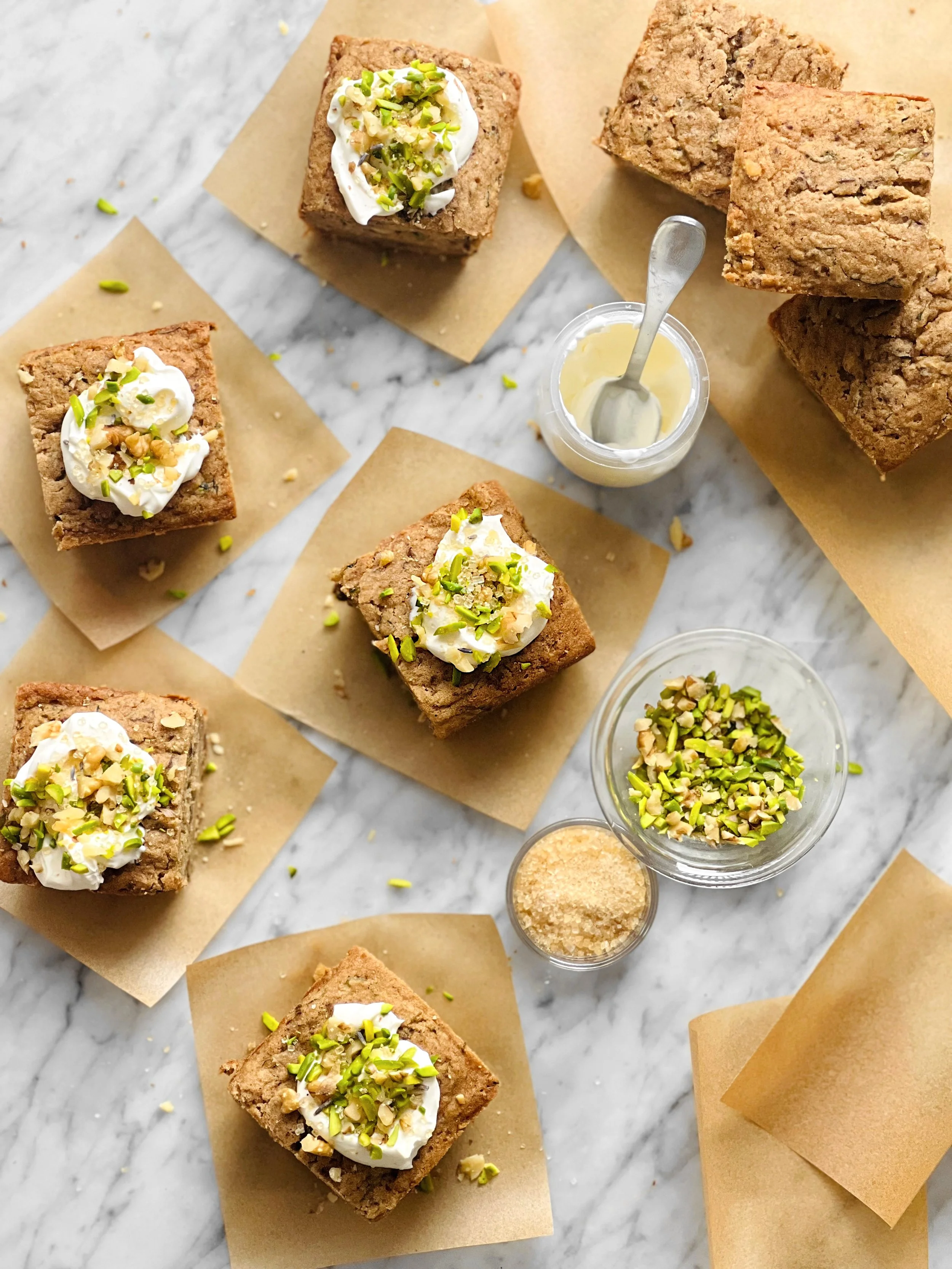 Minis cakes (muffins) à la courgette et aux noix