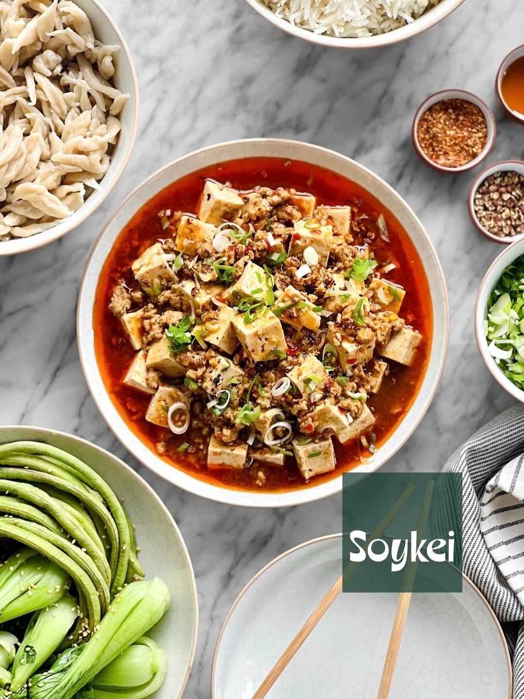 @soykei_tofu se devait d&rsquo;avoir dans son r&eacute;pertoire une recette de Tofu Mapo et c&rsquo;est vers @jm_cuisine_blog que l&rsquo;&eacute;quipe a donn&eacute; toute sa confiance pour y rem&eacute;dier. Pr&eacute;parez-vous &agrave; tout un fe