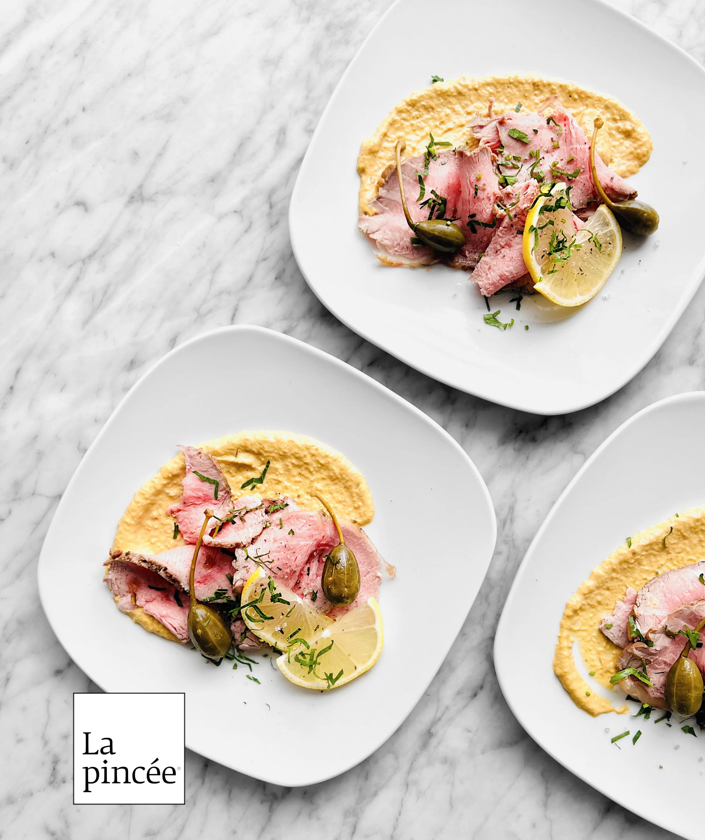 Vitello tonnato aromatisé à la sauge et au citron