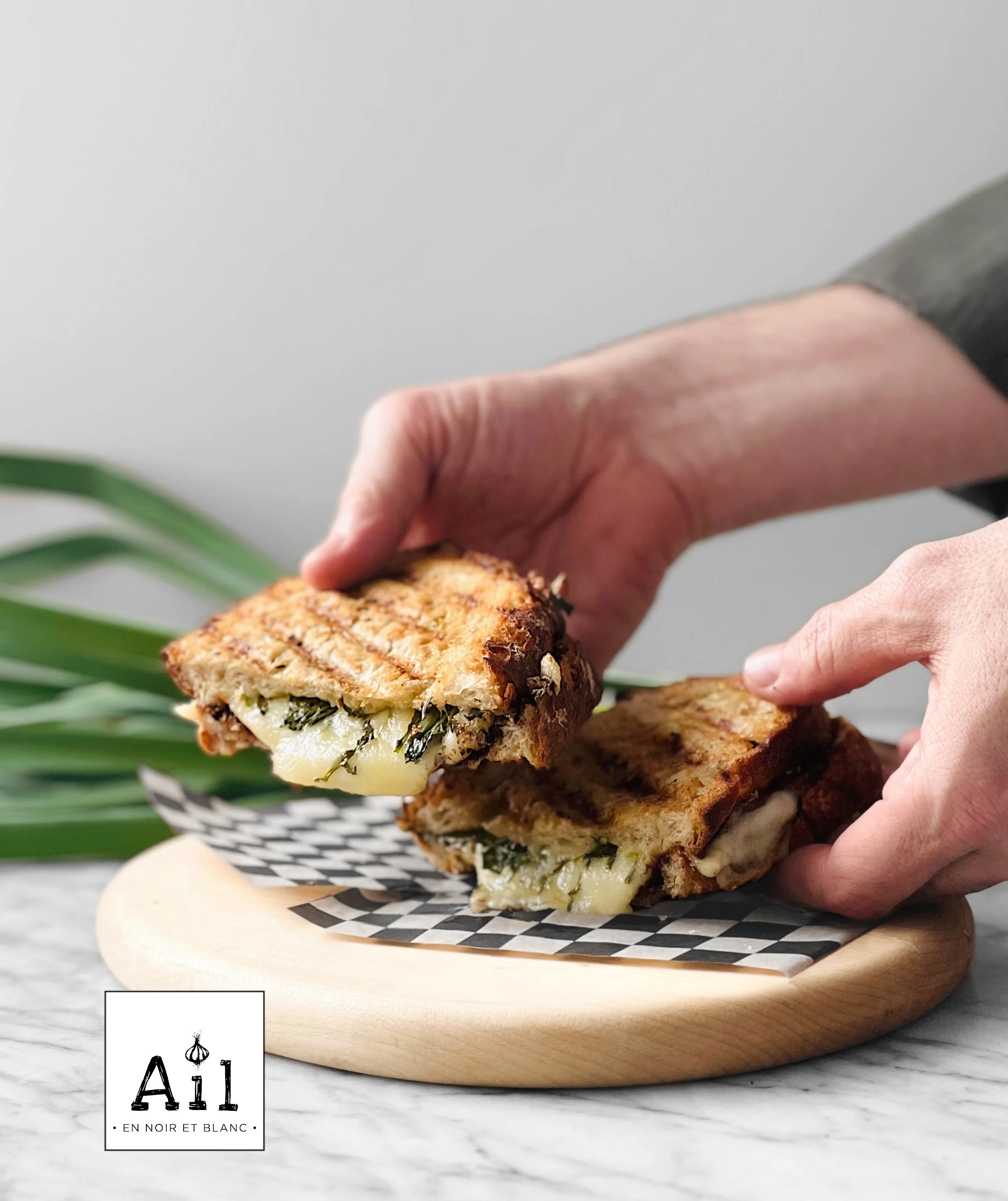 Grilled Cheese à l'ail noir et vert