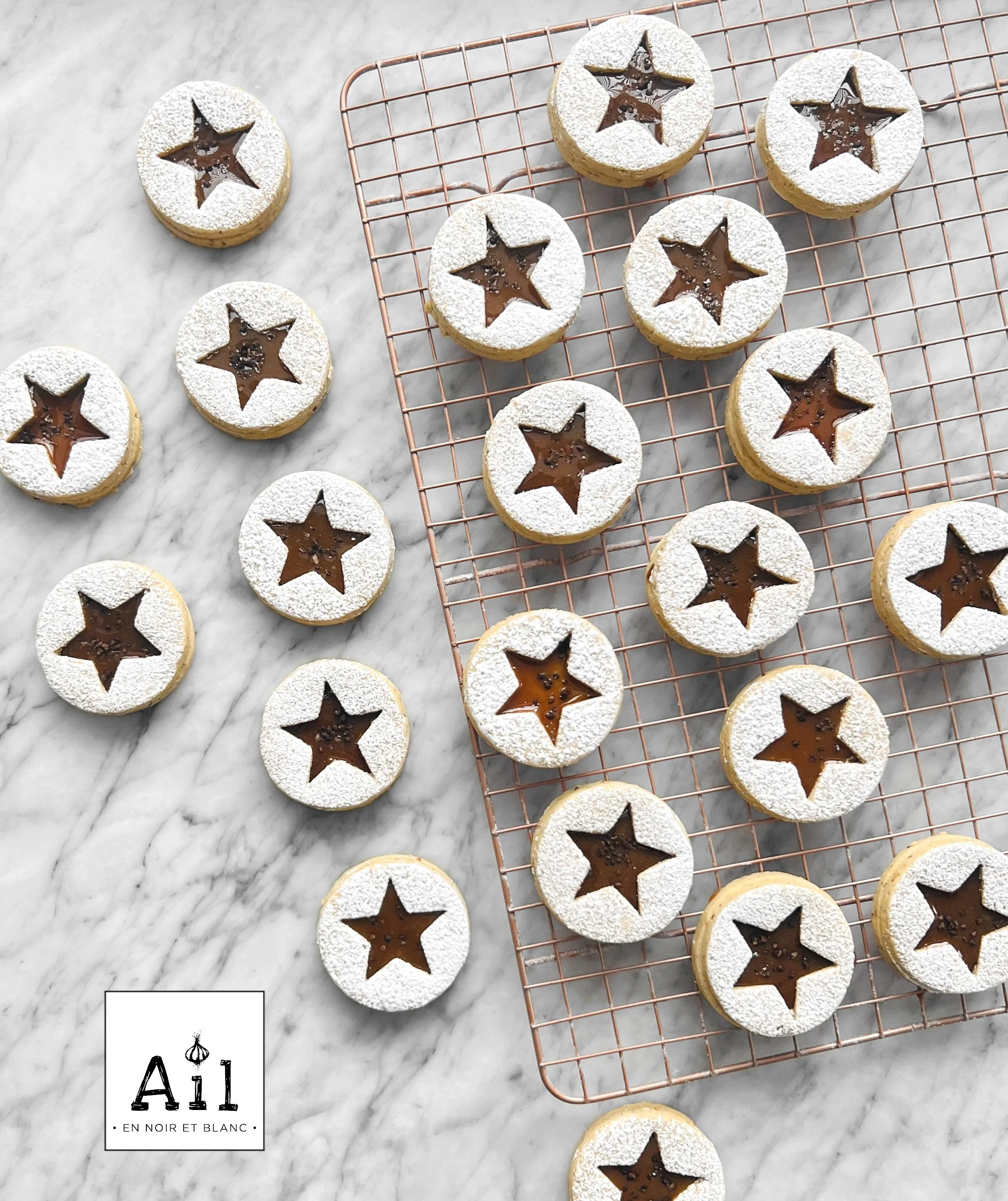 Sablés aux pacanes avec caramel d'érable à l'ail noir