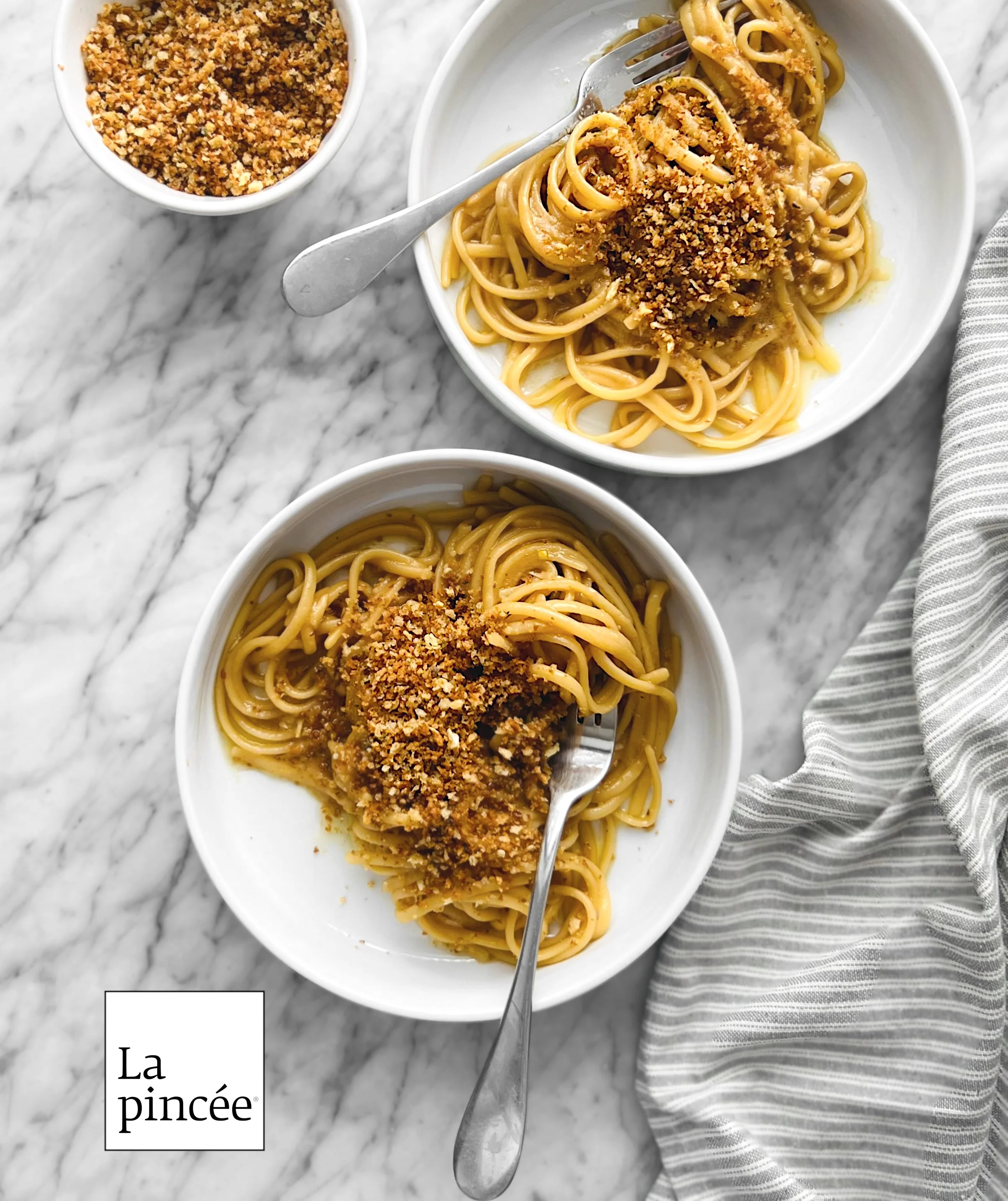 Aglio e Olio à l'ail confit avec pangrattato aux herbes
