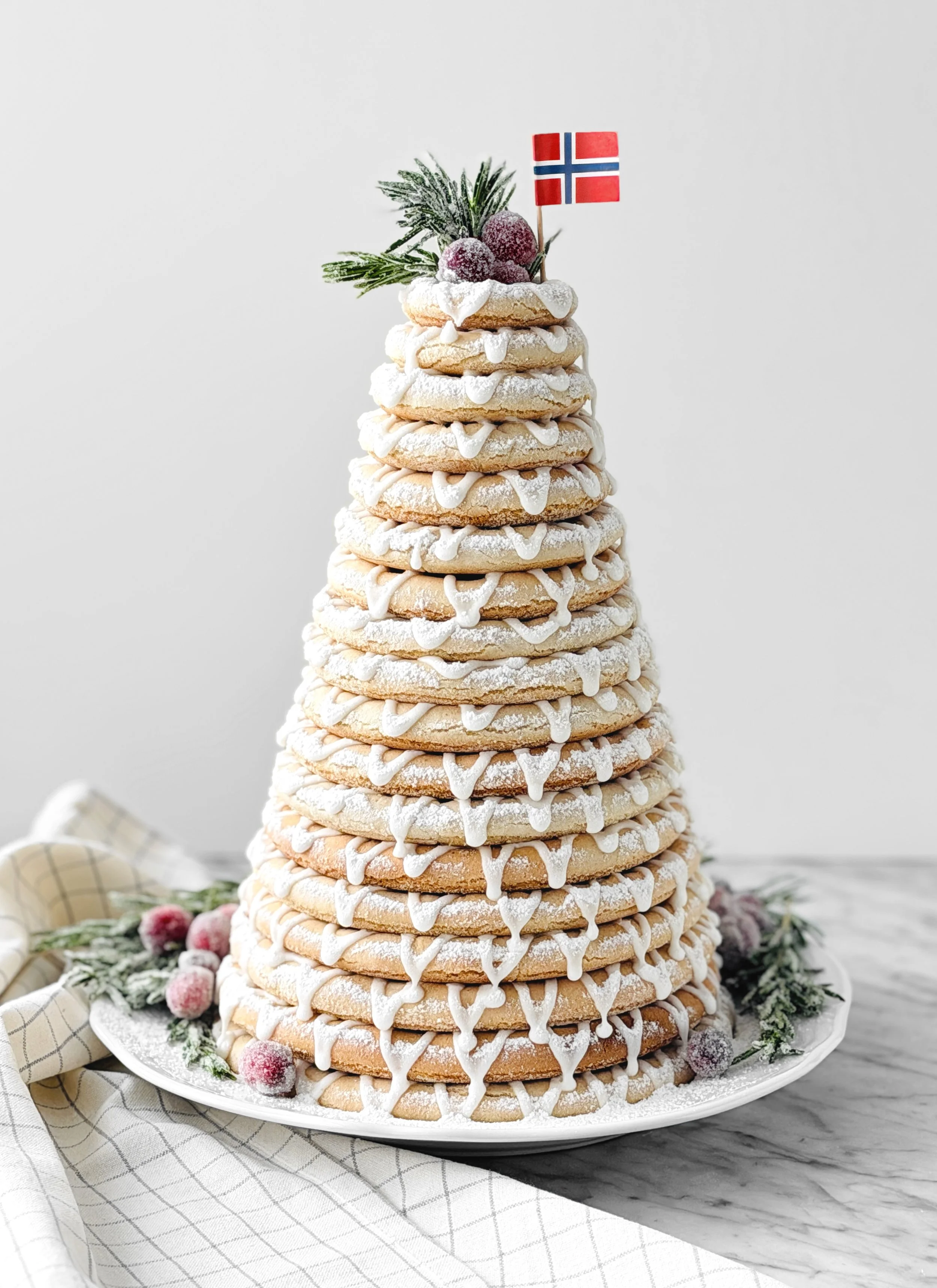 Kransekake - «Gâteau couronne» des grandes occasions
