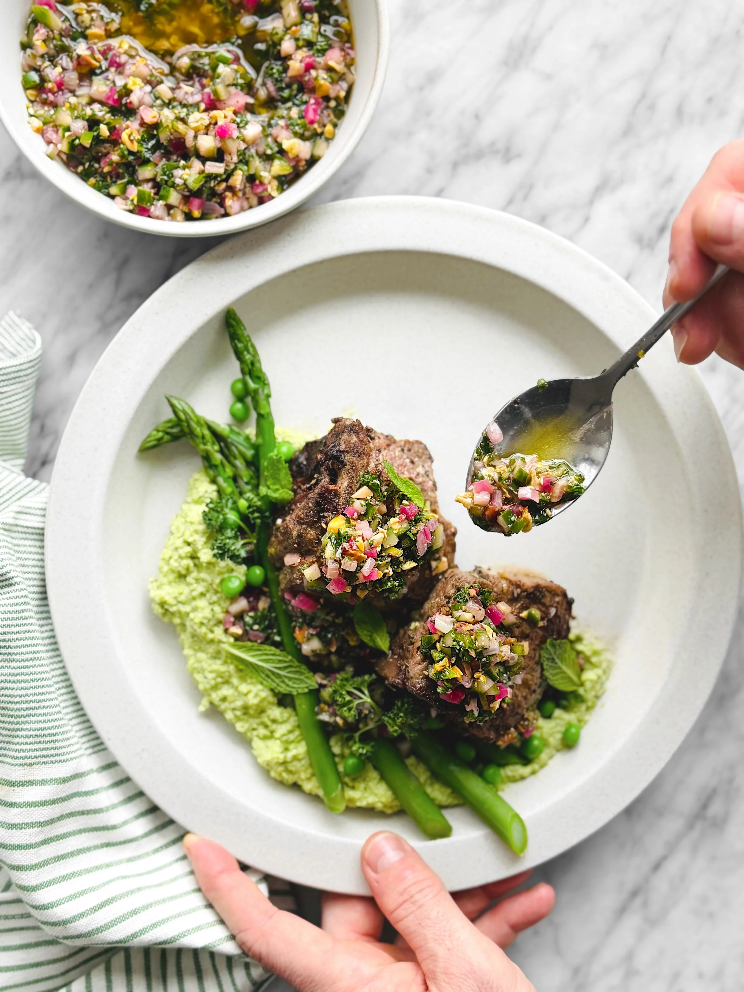Le printemps me donne toujours envie de cuisiner avec plus de lumi&egrave;re, plus de relief, plus d&rsquo;&eacute;lan et d&rsquo;amour. Voici un plat exclusif de mon cru qui traduit &agrave; merveille cette saison o&ugrave; tout reprend son sens et 