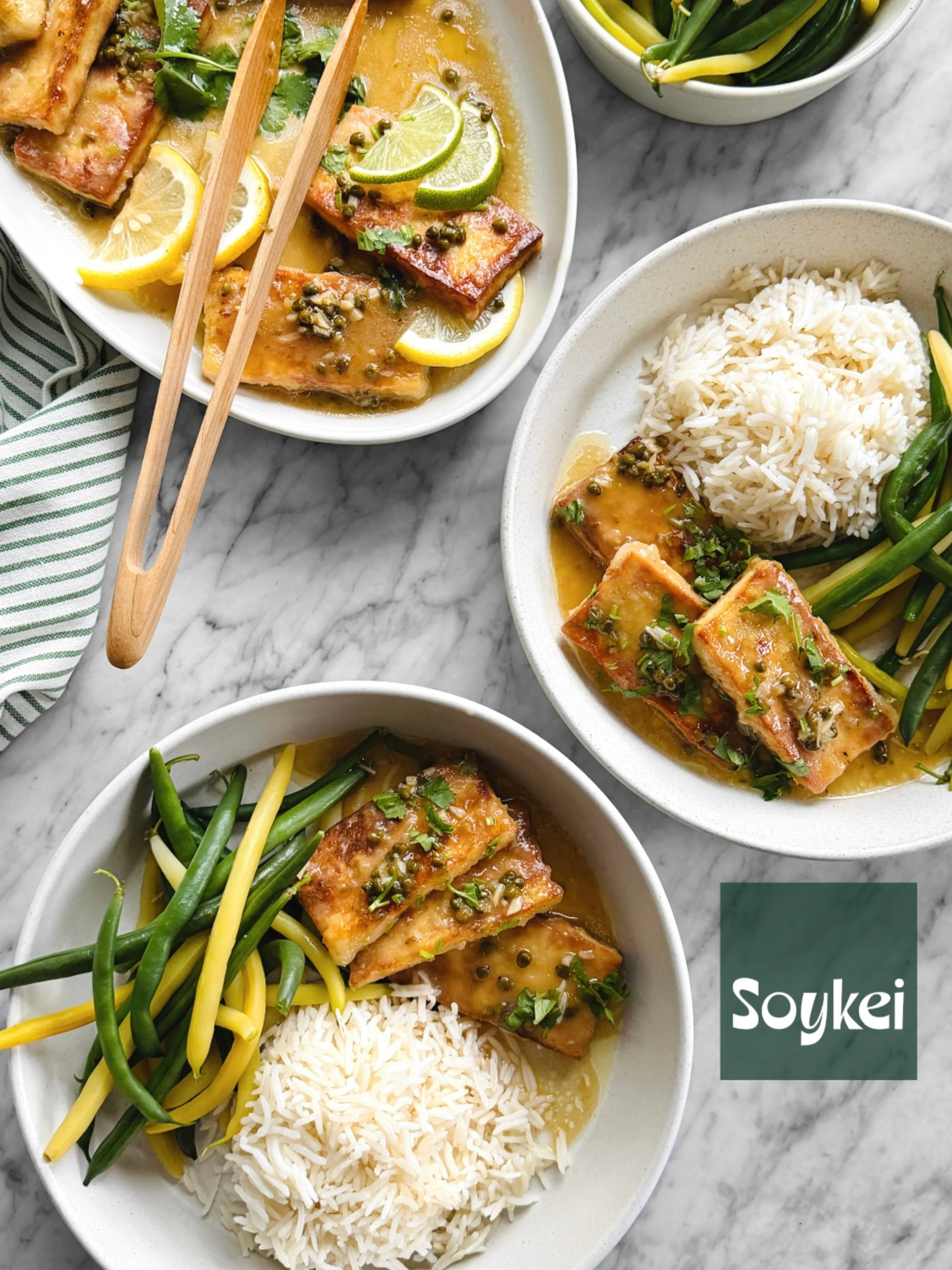 __ 𝑻𝑶𝑭𝑼 𝑷𝑰𝑪𝑪𝑨𝑻𝑨 𝑨𝑼 𝒀𝑼𝒁𝑼

Aujourd&rsquo;hui : Fusion italienne‑japonaise au menu ! Nous revisitons le classique piccata italien en rempla&ccedil;ant la viande par le tofu ultra savoureux de @soykei_tofu , fabriqu&eacute; &agrave; Sher