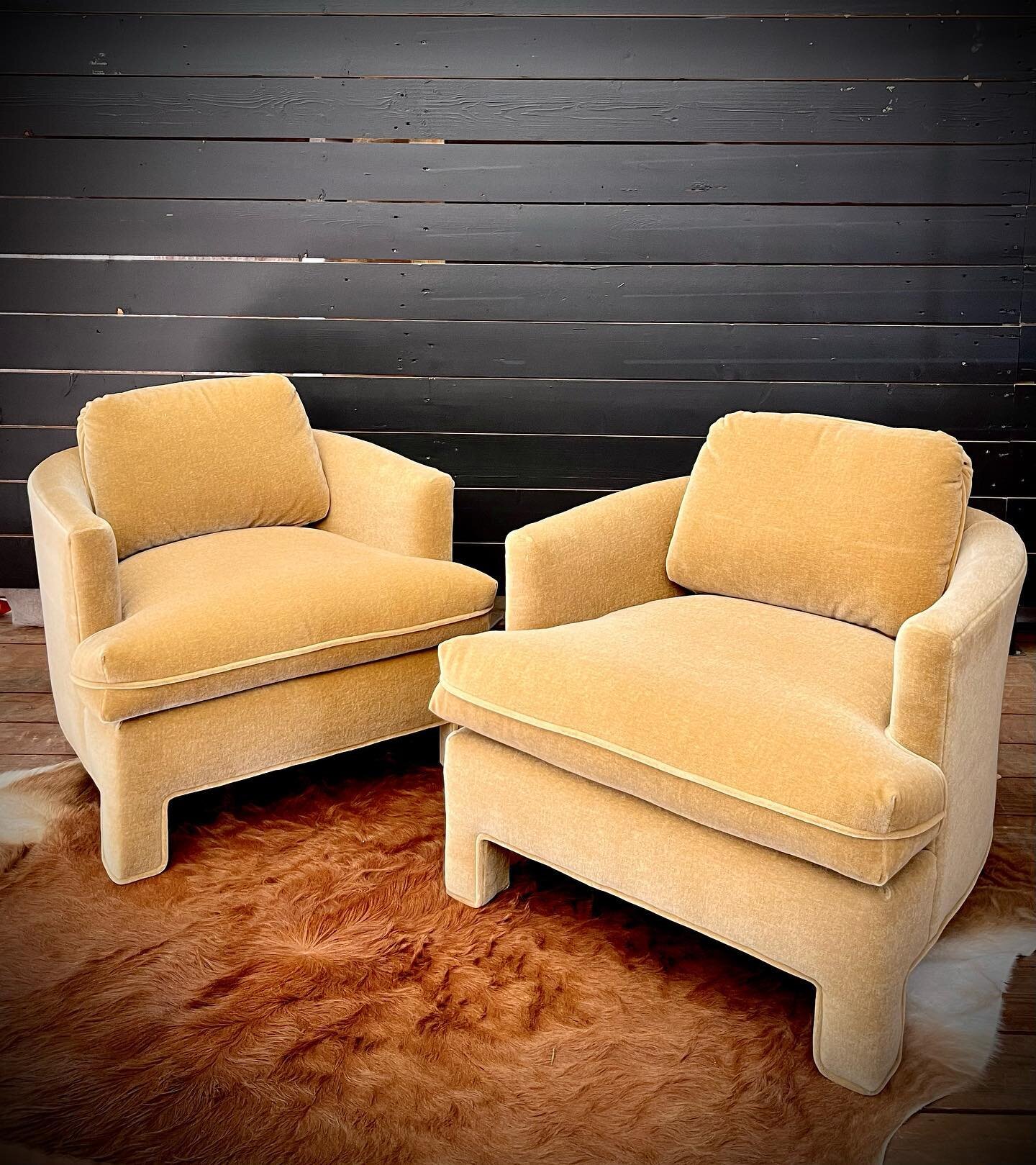 Mohair Parson Style Club Chairs #availablefromthem 
.
Nationwide shipping available. 
.
.
.
.
.
.
.
.
.
.
.
.
.
.

#downtownmckinney #roundtop #vintagestyle #eclecticstyle #vintage #antiques #roundtoptexas #interiordesign #dallasdesign #beautifulfind
