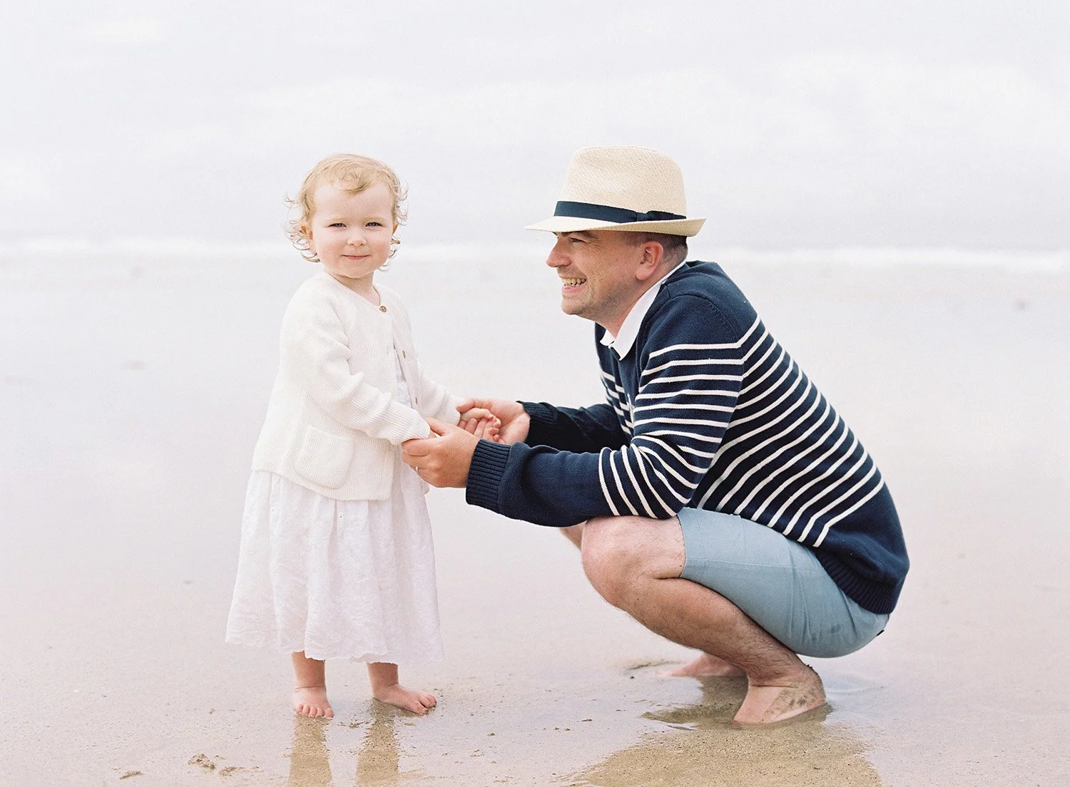 Coastal family photography session in Cornwall
