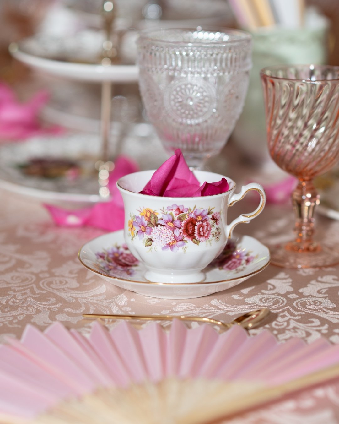 Let Northview Gardens take care of the finishing touches for you! We offer Table Linens, Napkins, interior &amp; exterior decor for your special event. Take the time to browse our gallery of wedding decor to select centrepieces, wooden rounds and ova