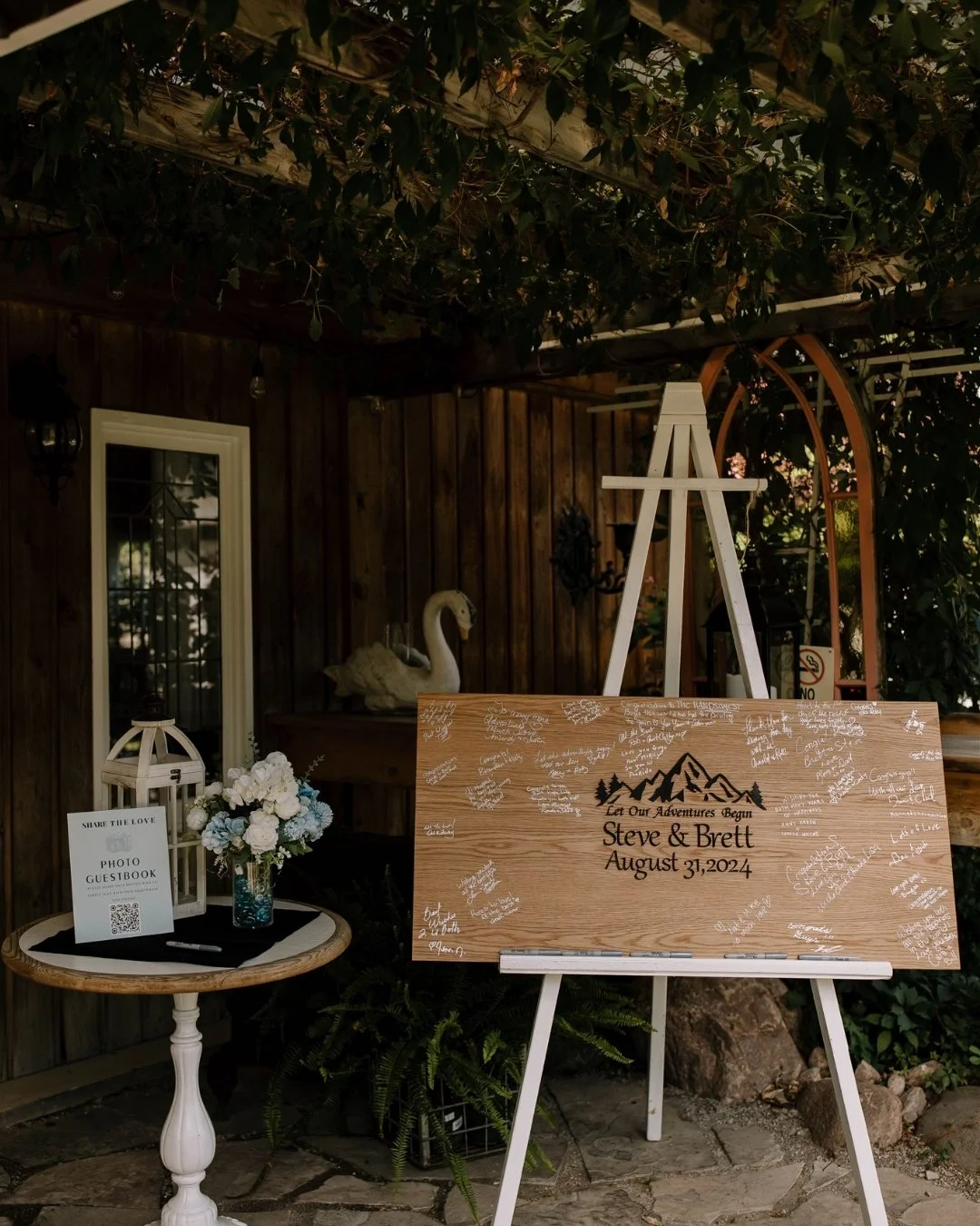 ✨ &ldquo;At Northview Gardens, the magic truly is in the details&hellip;&rdquo; ✨

Just north of Peterborough, this garden oasis is full of romance, from vine-covered arches and glowing lanterns to vintage touches tucked among the blooms. At Northvie