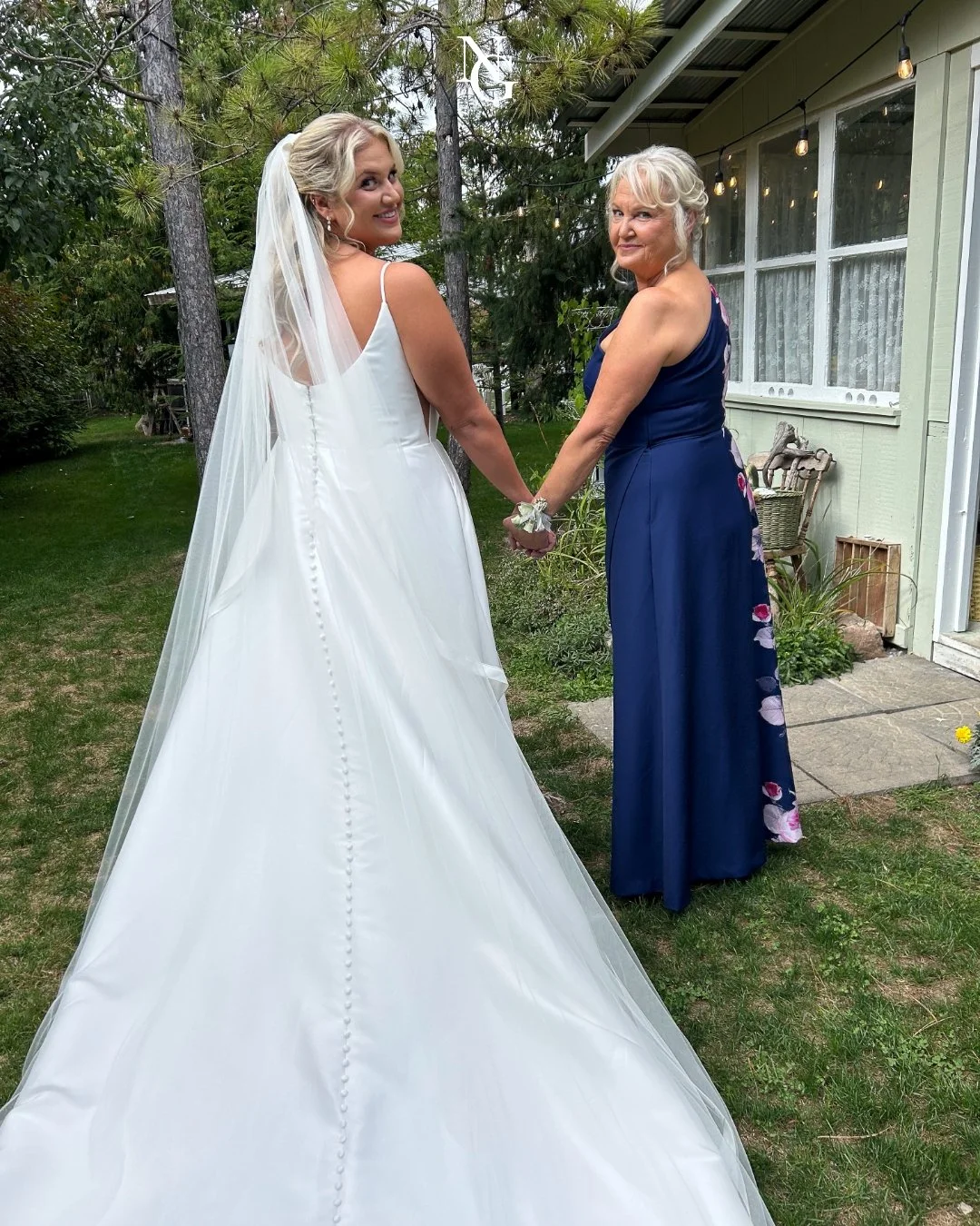 Autumn has a way of lingering in our hearts, and we often find ourselves thinking back to the beautiful September and October weddings that filled Northview Gardens with colour, warmth, and unforgettable joy.

September arrived with soft golden light