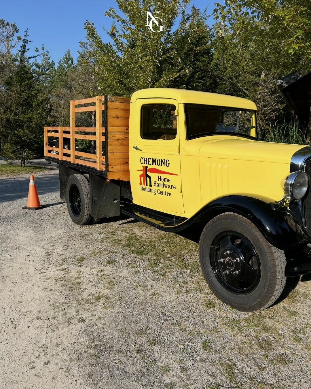 Break out of the boardroom and into the great outdoors! 🤝 Northview Gardens is an ideal corporate retreat space in Ontario for team building. Organize a brainstorming session under the shade of a willow, or a fun team challenge on the lawn. Without 