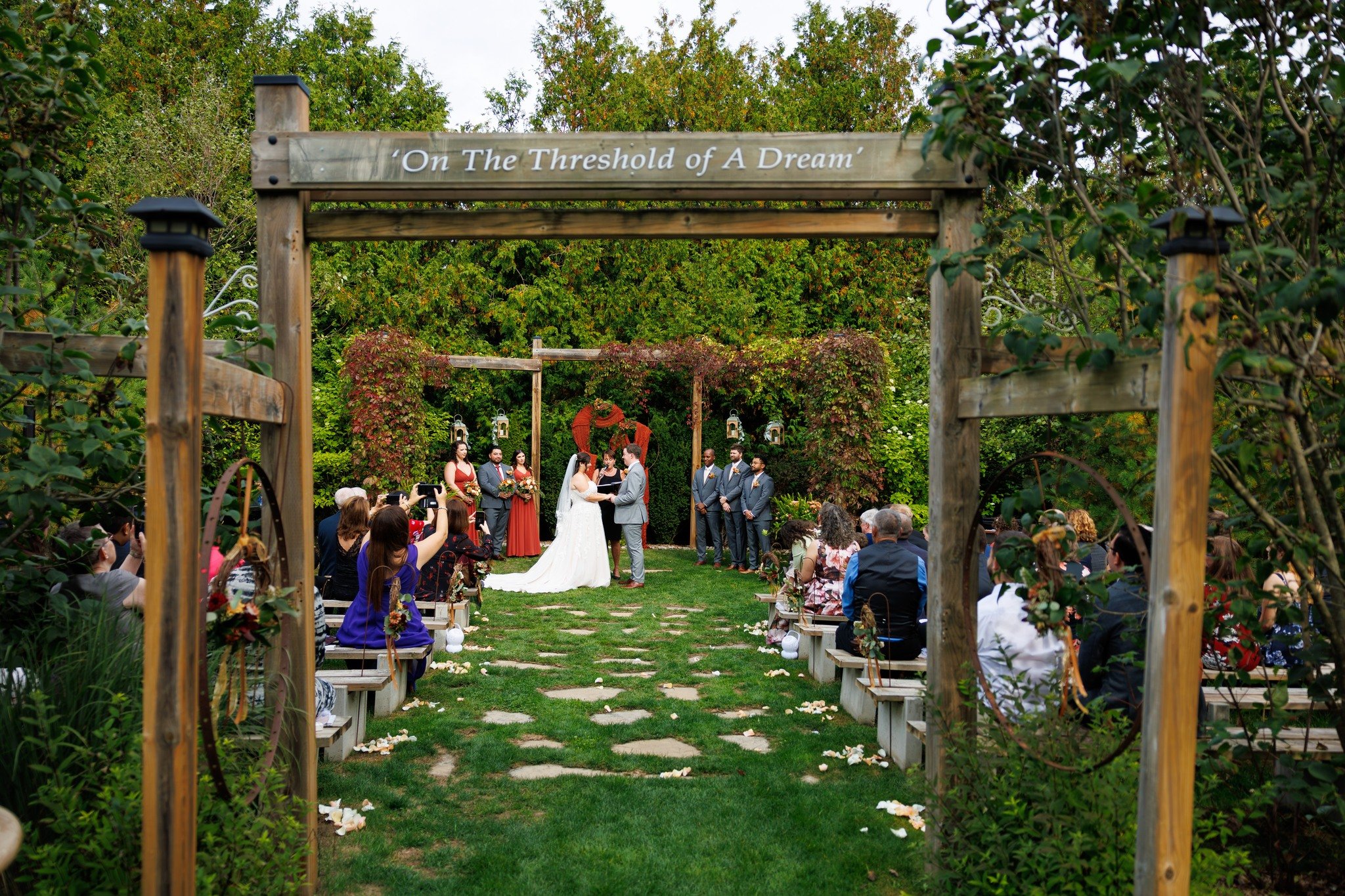 From the first step onto the grounds, there&rsquo;s a sense of calm that carries through the entire day. It&rsquo;s not rushed, not overdone&mdash;just meaningful, intentional, and entirely yours. 🤍

📸 @kaylalefrancphoto 

www.northviewgardens.ca

