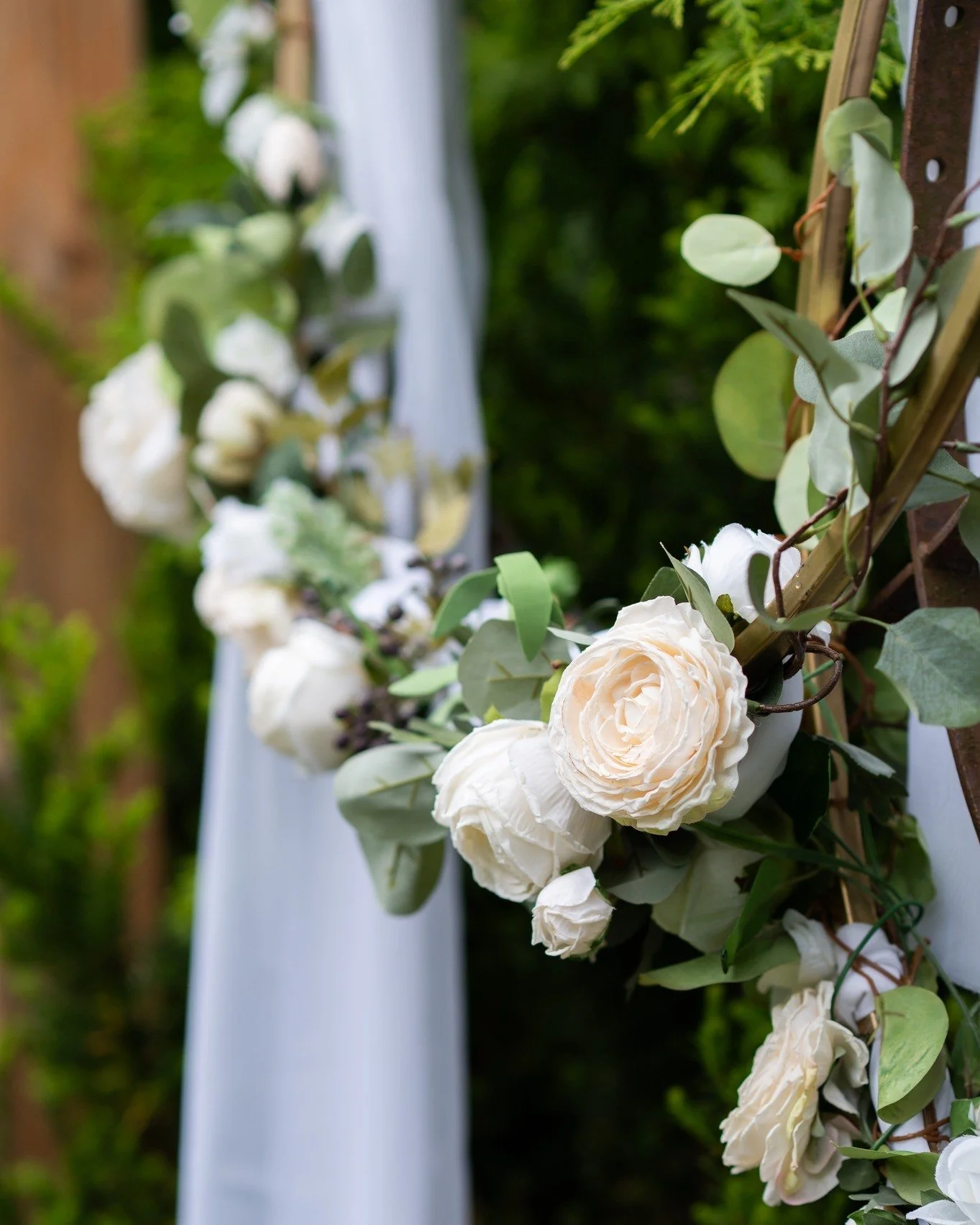For couples who adore the finishing touches, the rental collection is a treasure chest of linens, signage, mirrors, birdcages, and table details. Styling can feel layered without feeling busy.

@alana.maria.photography 

www.northviewgardens.ca

#nor