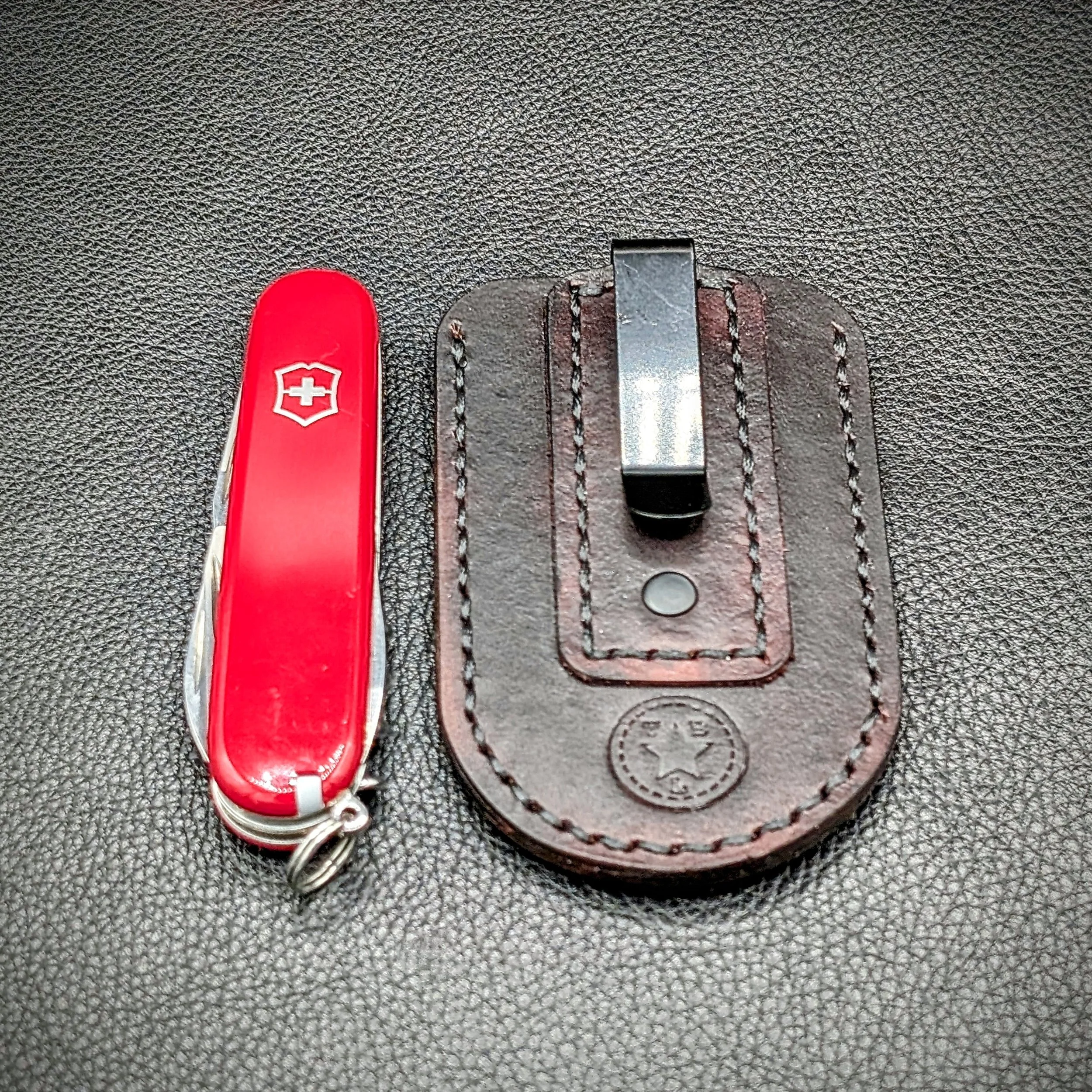 CLIPSLIP-MEDIUM_Mahogany1.jpg
