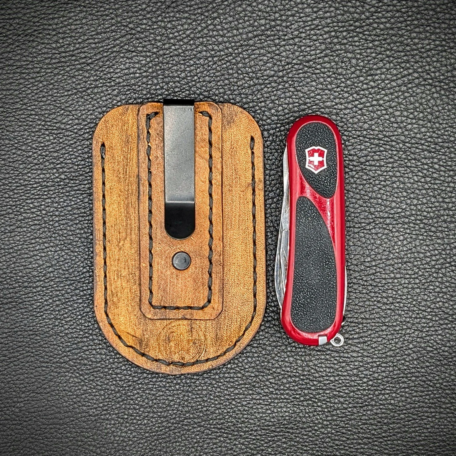 CLIPSLIP-MEDIUM_SaddleBrown2.jpg