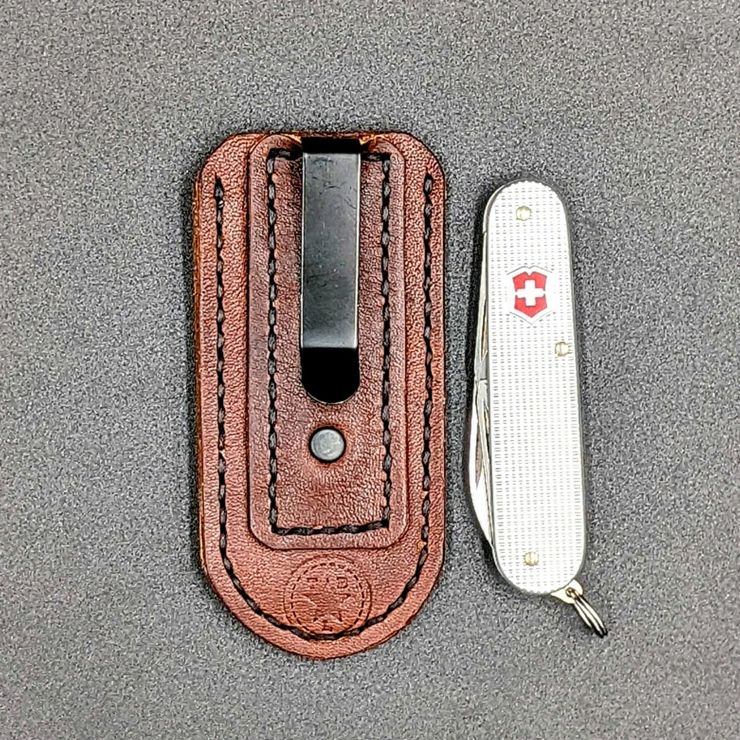 CLIPSLIP-MICRO_ItalianBrown2.jpg