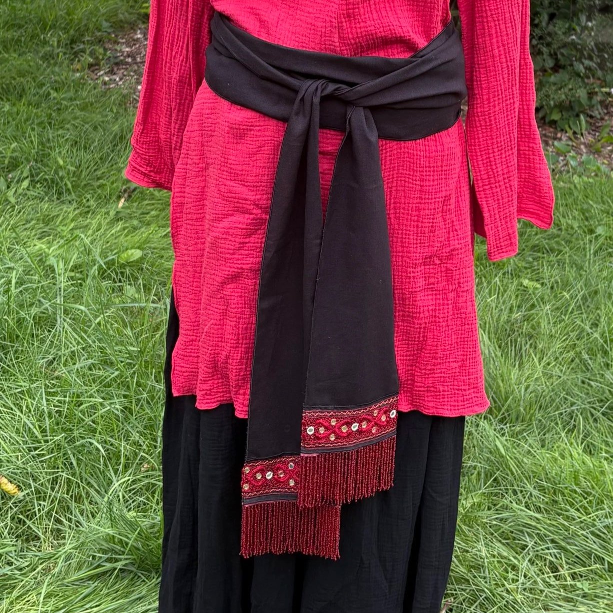 IMG_5890.jpeg+Caft+Crimson%2C+Salv+Blk%2C+Sash+Linen+Blk%3ABed.jpg