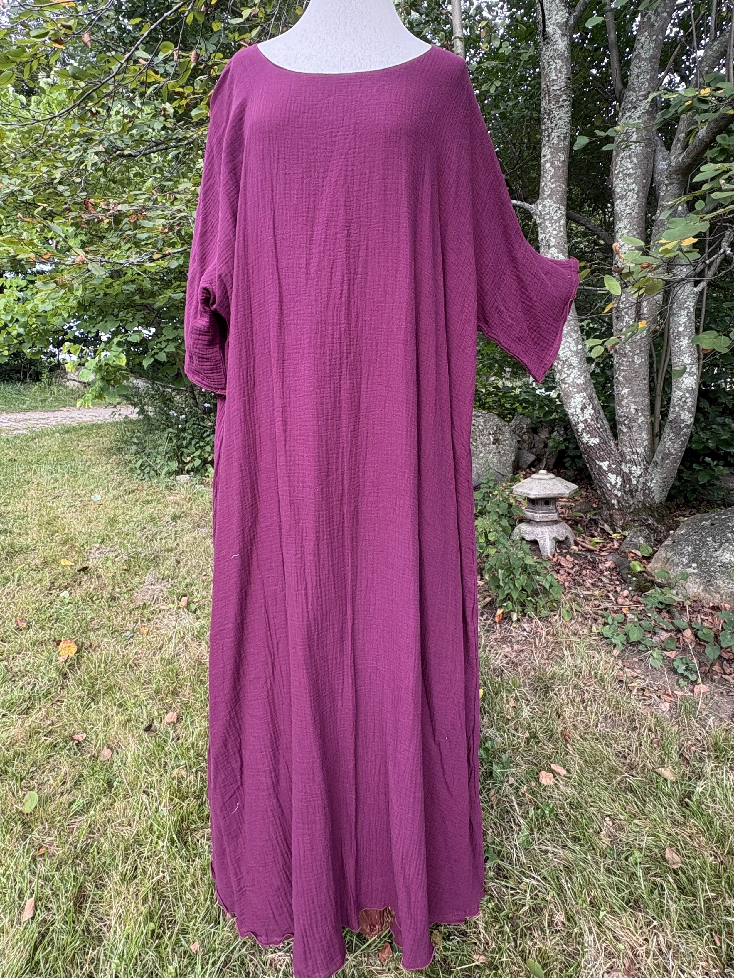 IMG_6013.jpeg Sirocco Short Sleeve Plum.jpeg