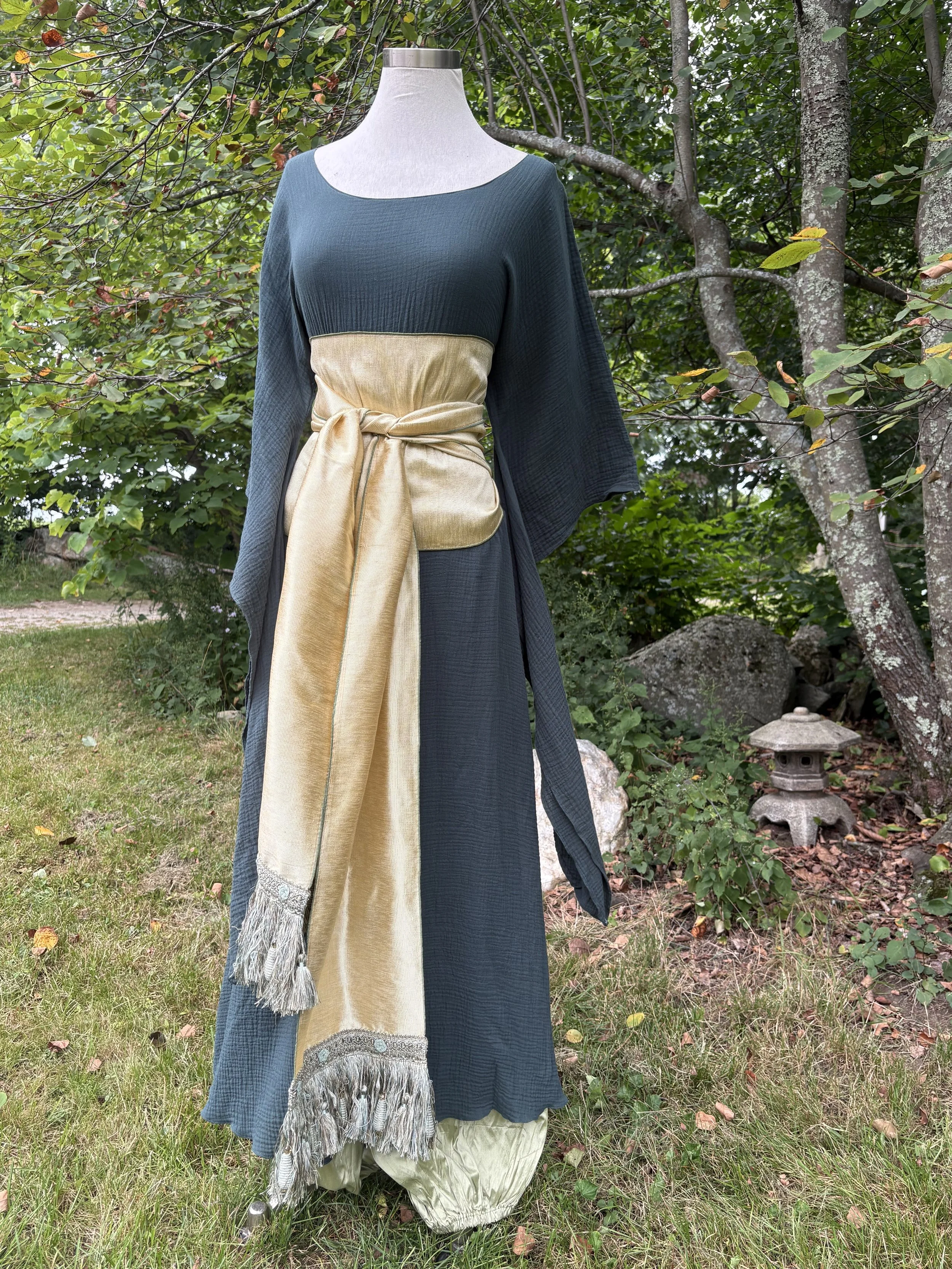 IMG_5982.jpeg Sirocco Long Sleeve Forest, Salvar Silk Lt Grn, Sash LtGold:LtGrn.jpeg